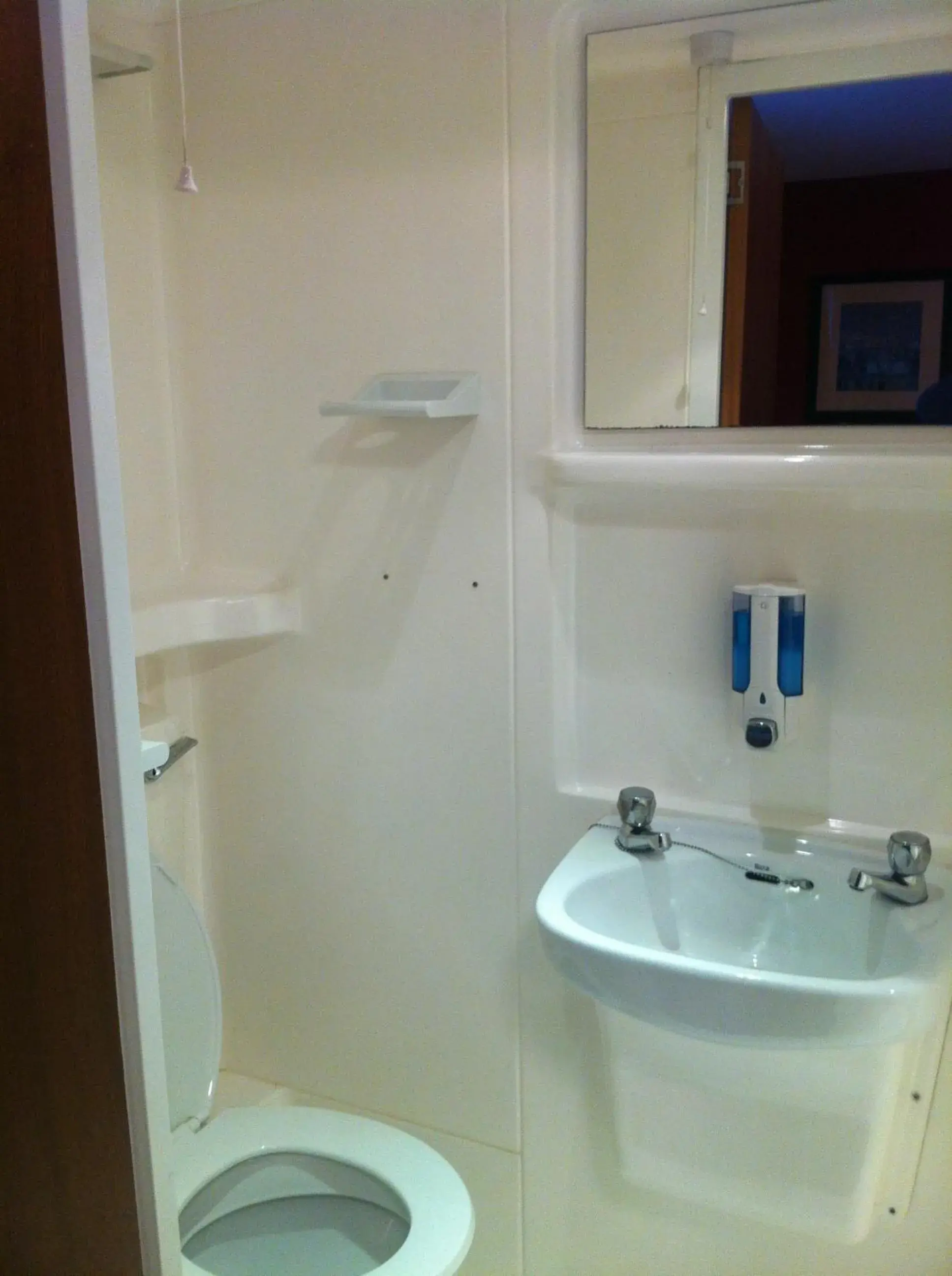 Bathroom in Colliers Hotel Bathroom in Colliers Hotel