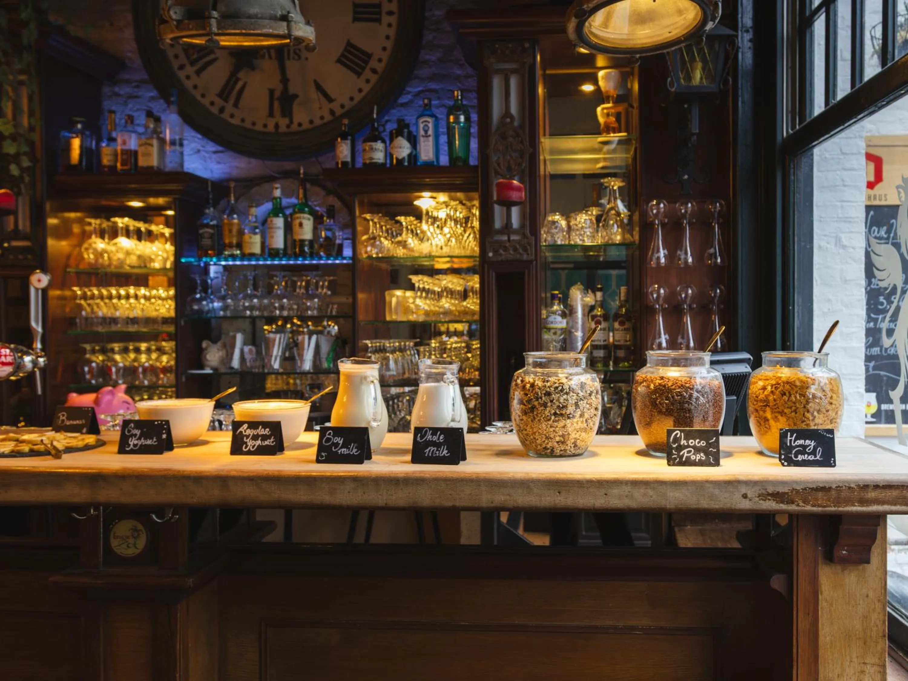 Food and drinks in St Christopher's Inn Bruges - The Bauhaus