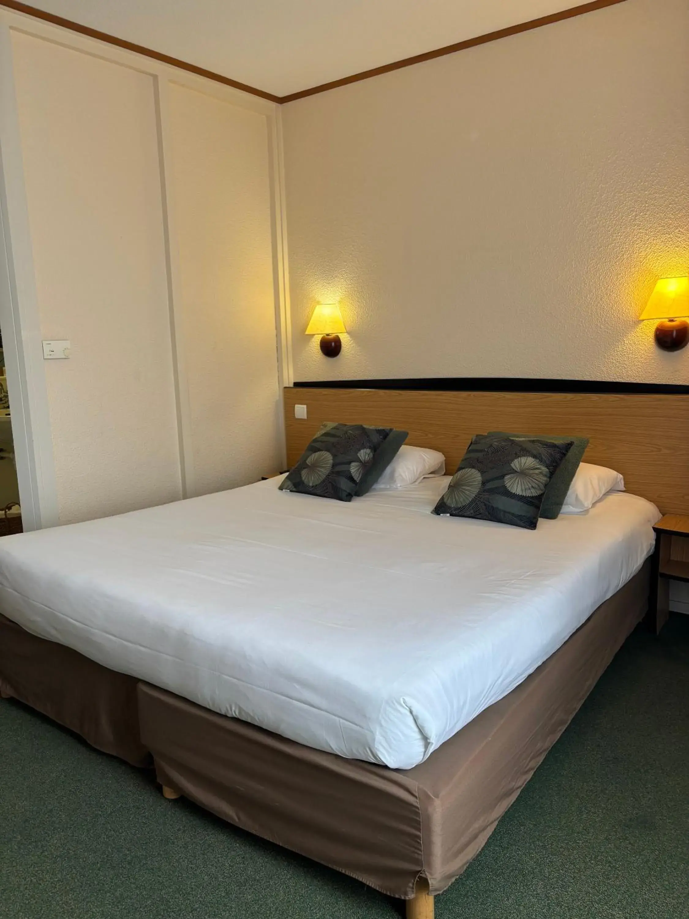 Bed in Campanile Dijon Centre - Gare Bed in Campanile Dijon Centre - Gare