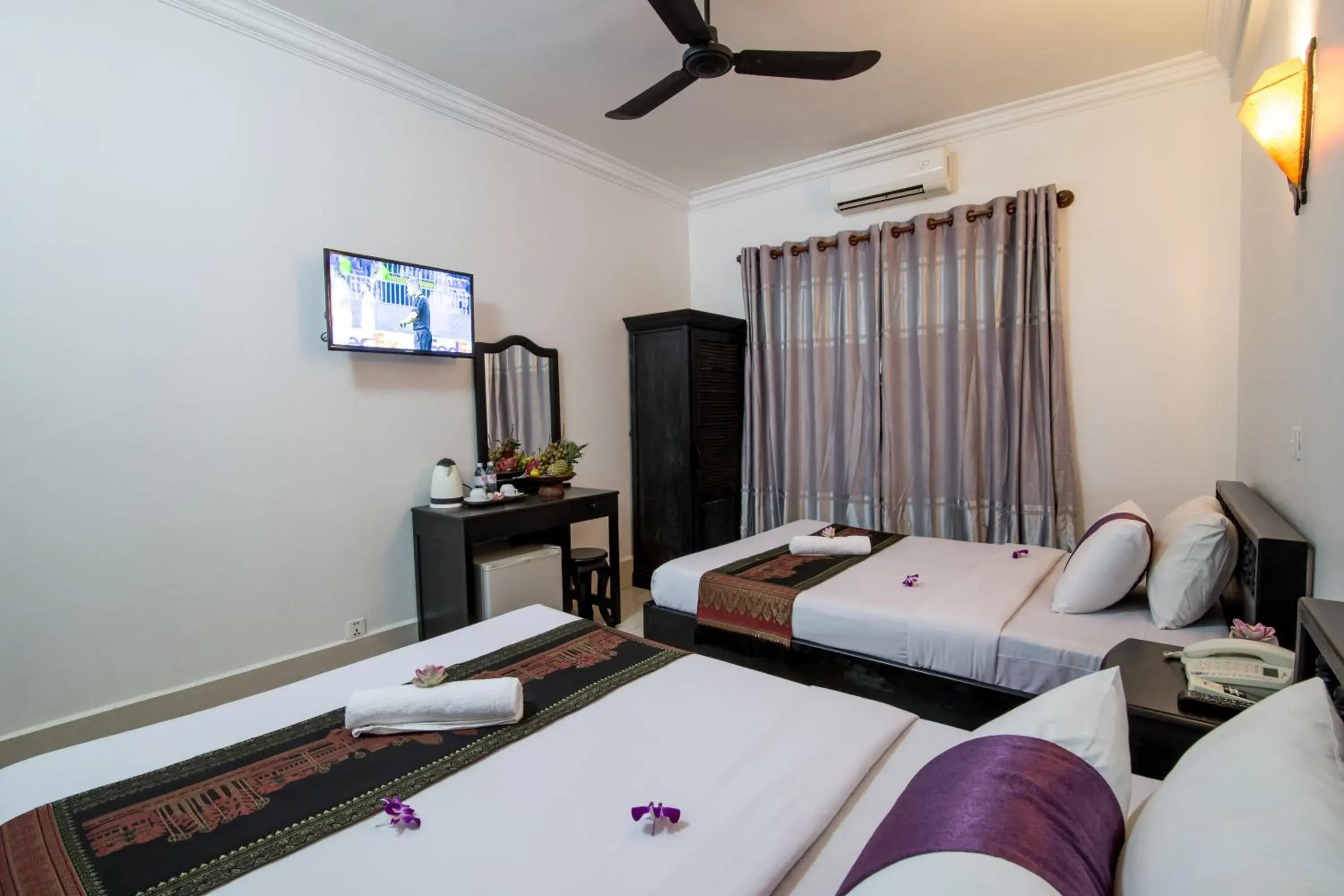 Deluxe Twin Room in The Unique Angkor Villa Deluxe Twin Room in The Unique Angkor Villa