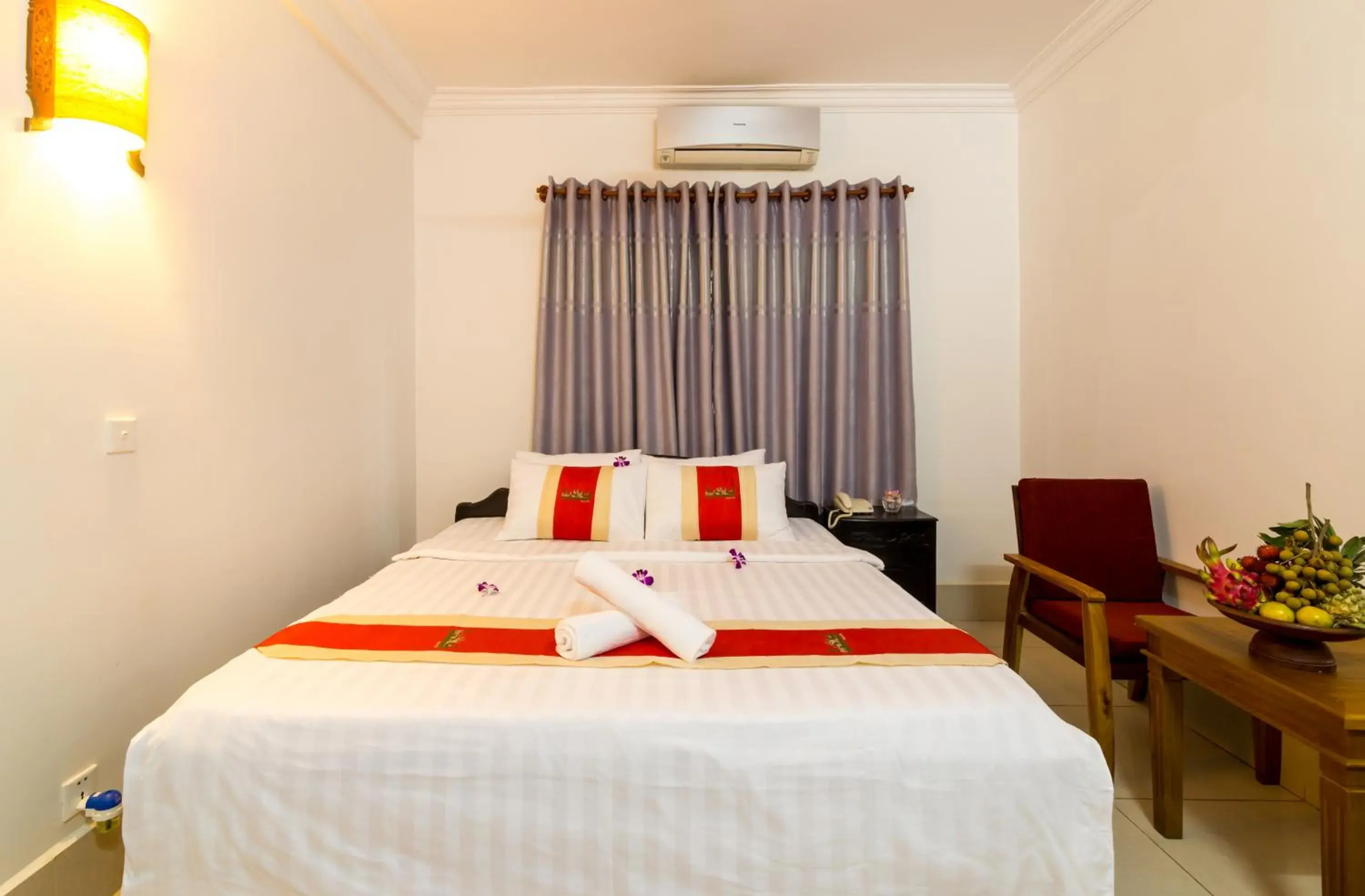 Deluxe Double Room in The Unique Angkor Villa Deluxe Double Room in The Unique Angkor Villa