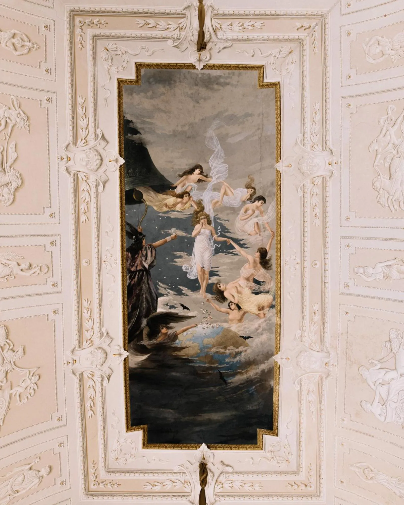 Decorative detail in Palazzo Circolone