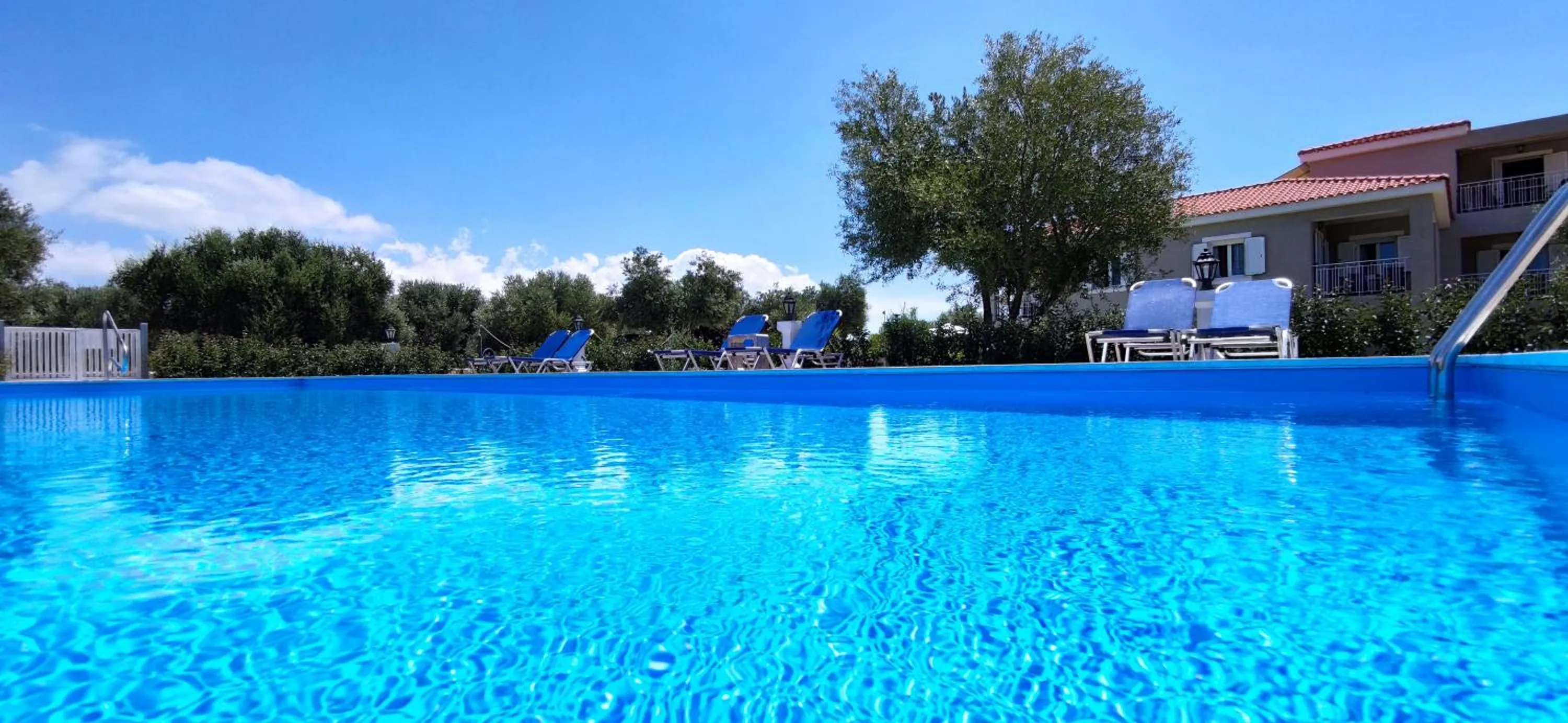 Swimming pool in Casa De Rosa Apartments & Studios