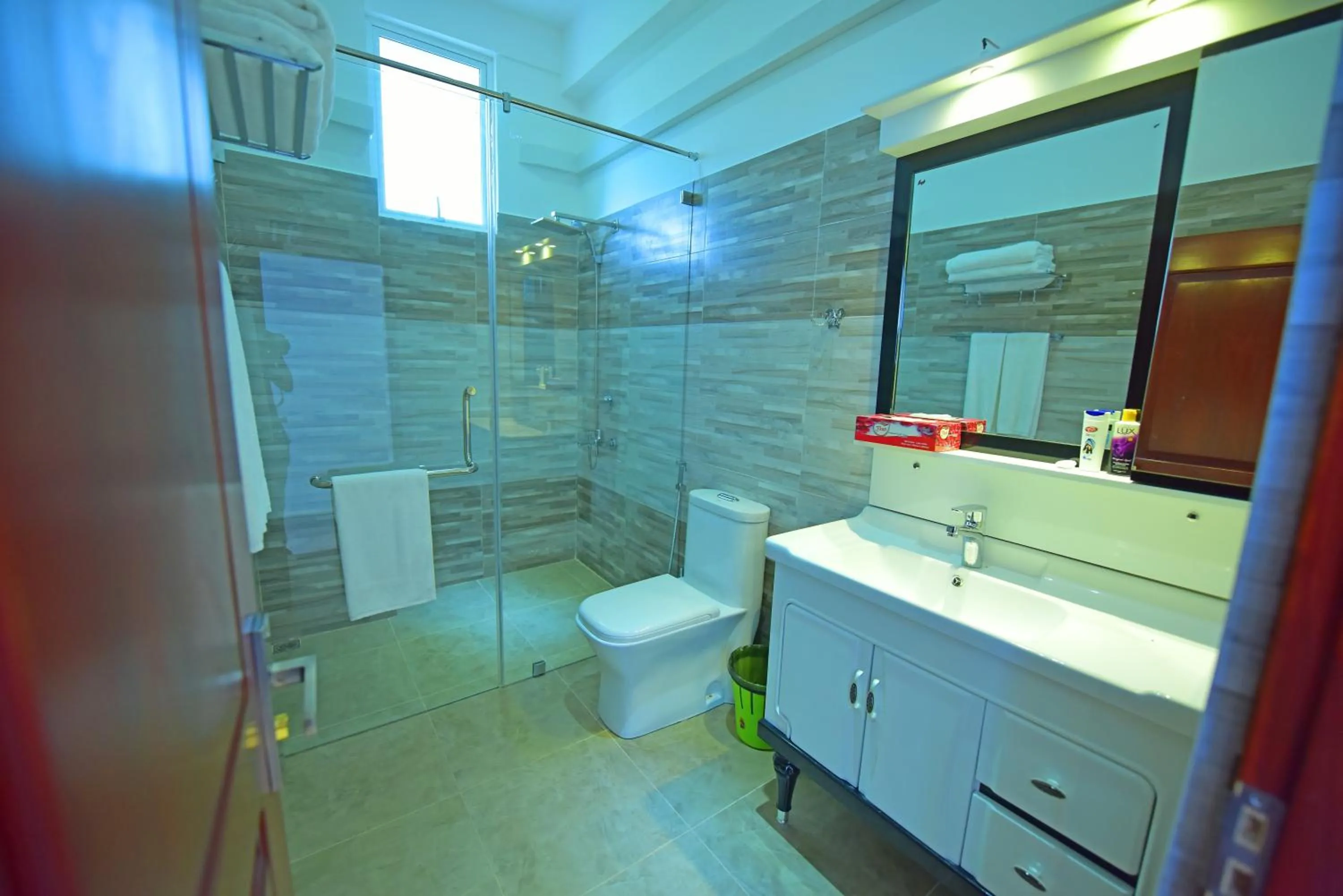 Shower in Royal Reach Udawalawe