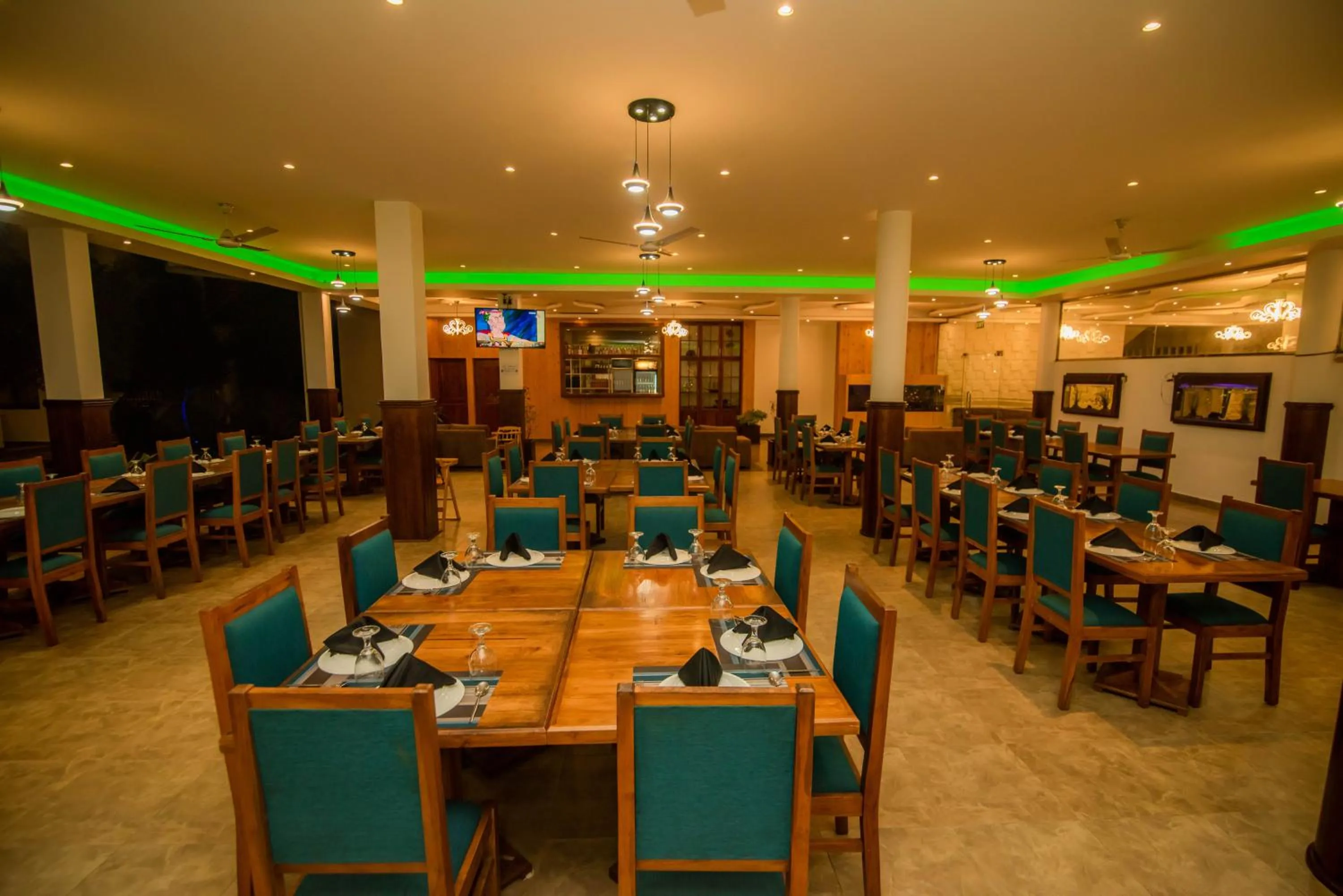 Restaurant/places to eat in Royal Reach Udawalawe
