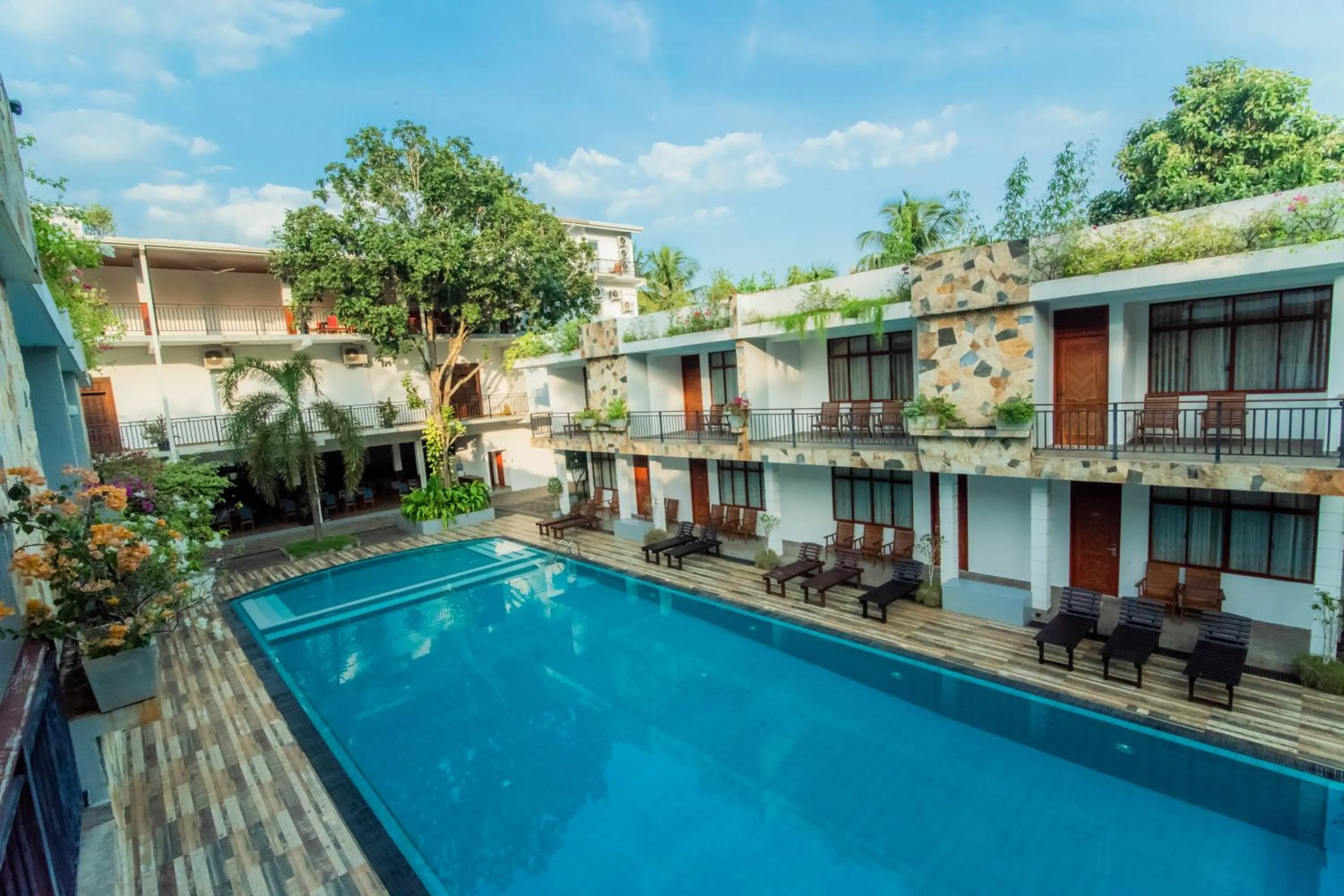 Swimming pool in Royal Reach Udawalawe