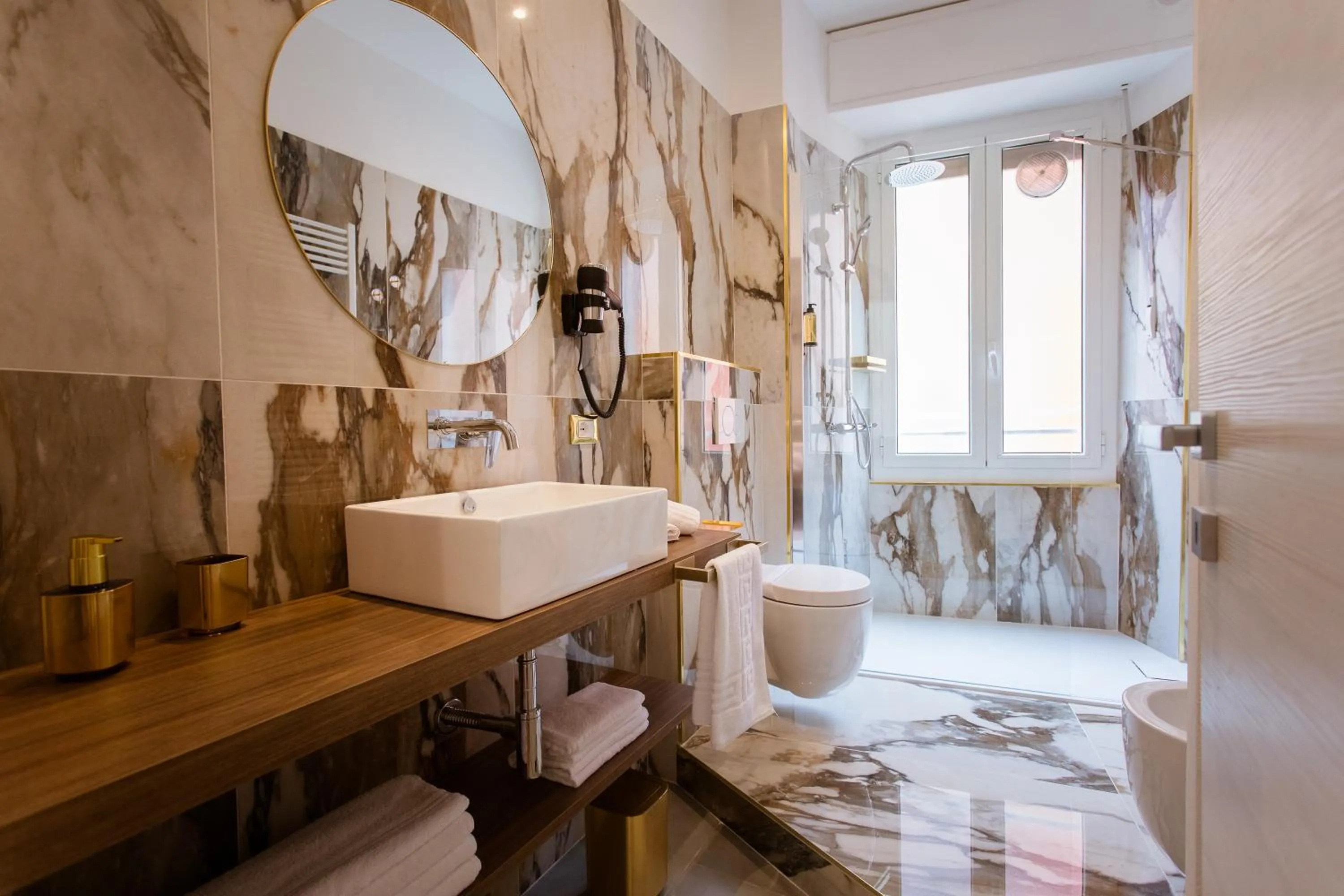 Bathroom in Elegant Apartments 5 terre la spezia