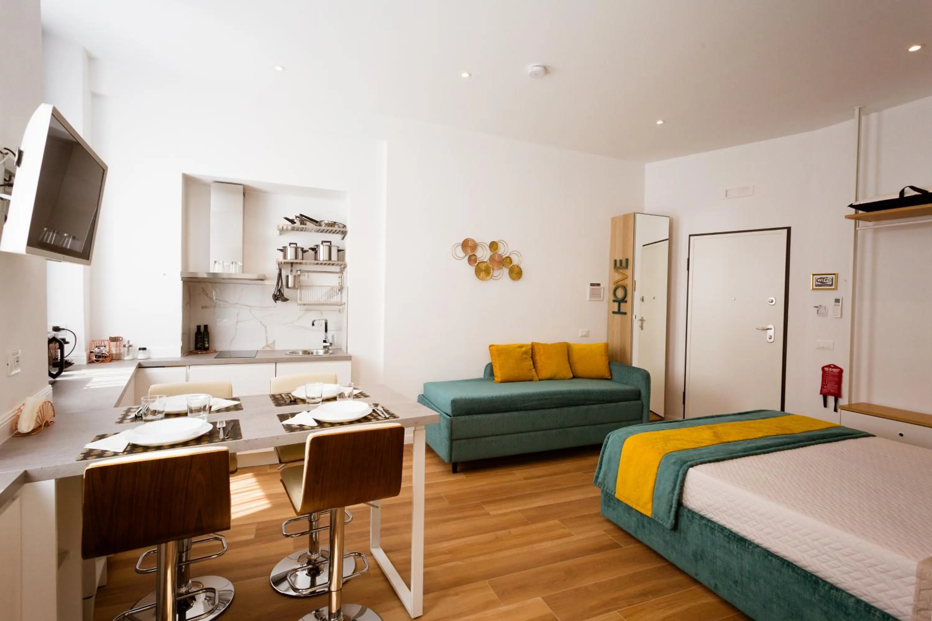 Kitchen or kitchenette, Bed in Elegant Apartments 5 terre la spezia