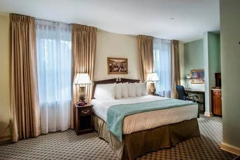 Bed in The Inn at Wise