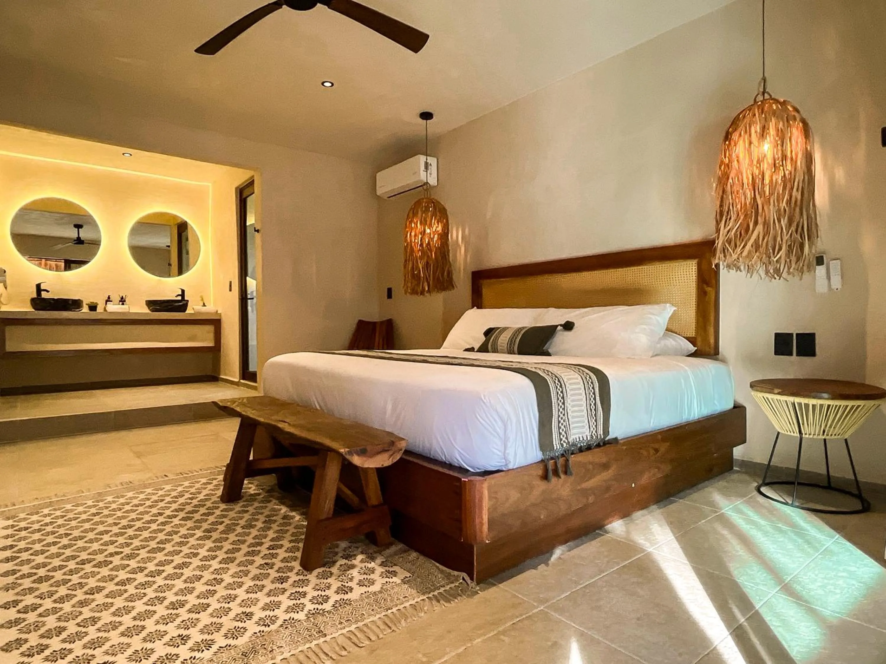 Bedroom, Bed in Zelune Luxury Lagoon Resort Bacalar - Adults Only