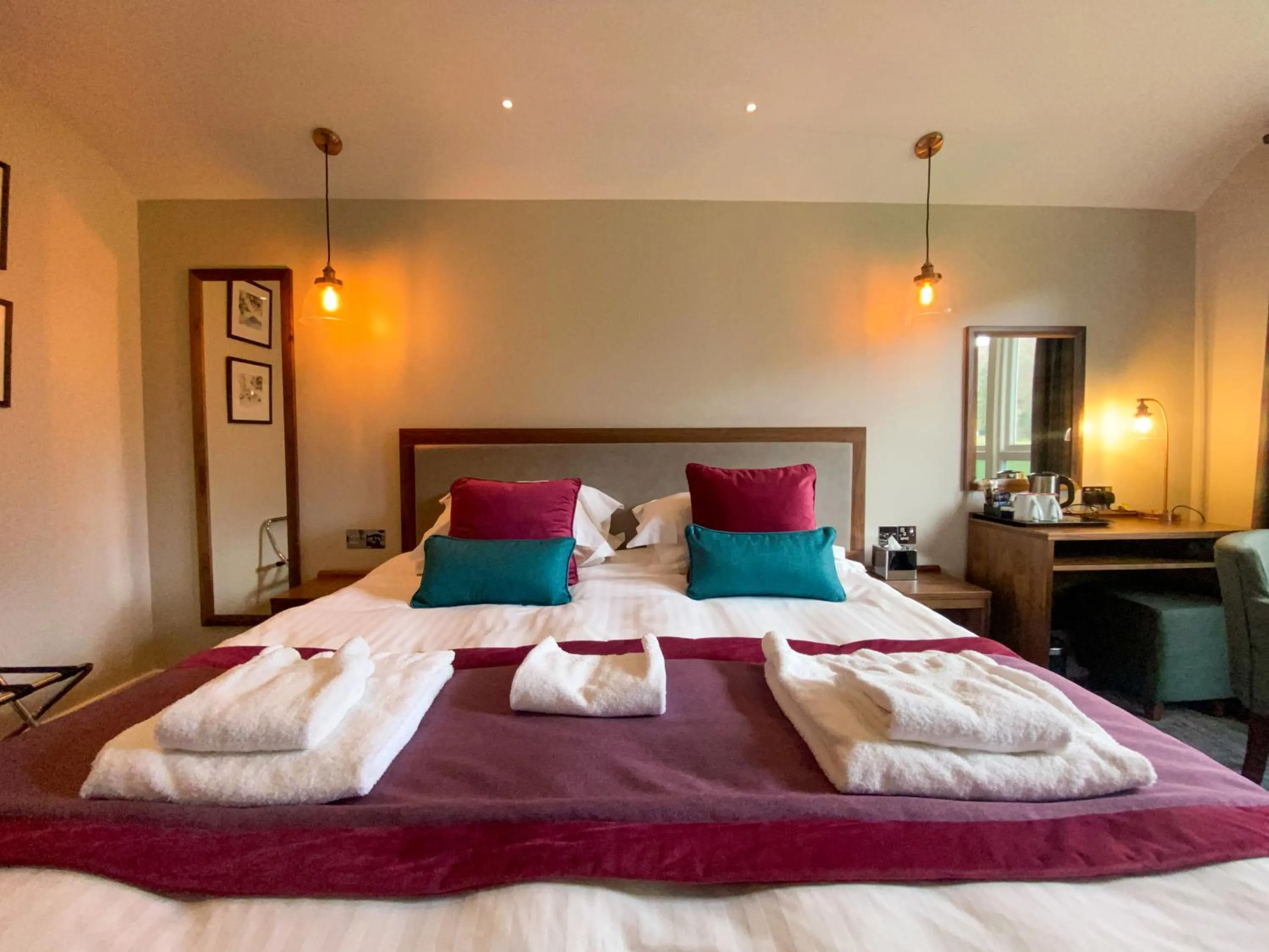 Bedroom, Bed in Glaramara Hotel