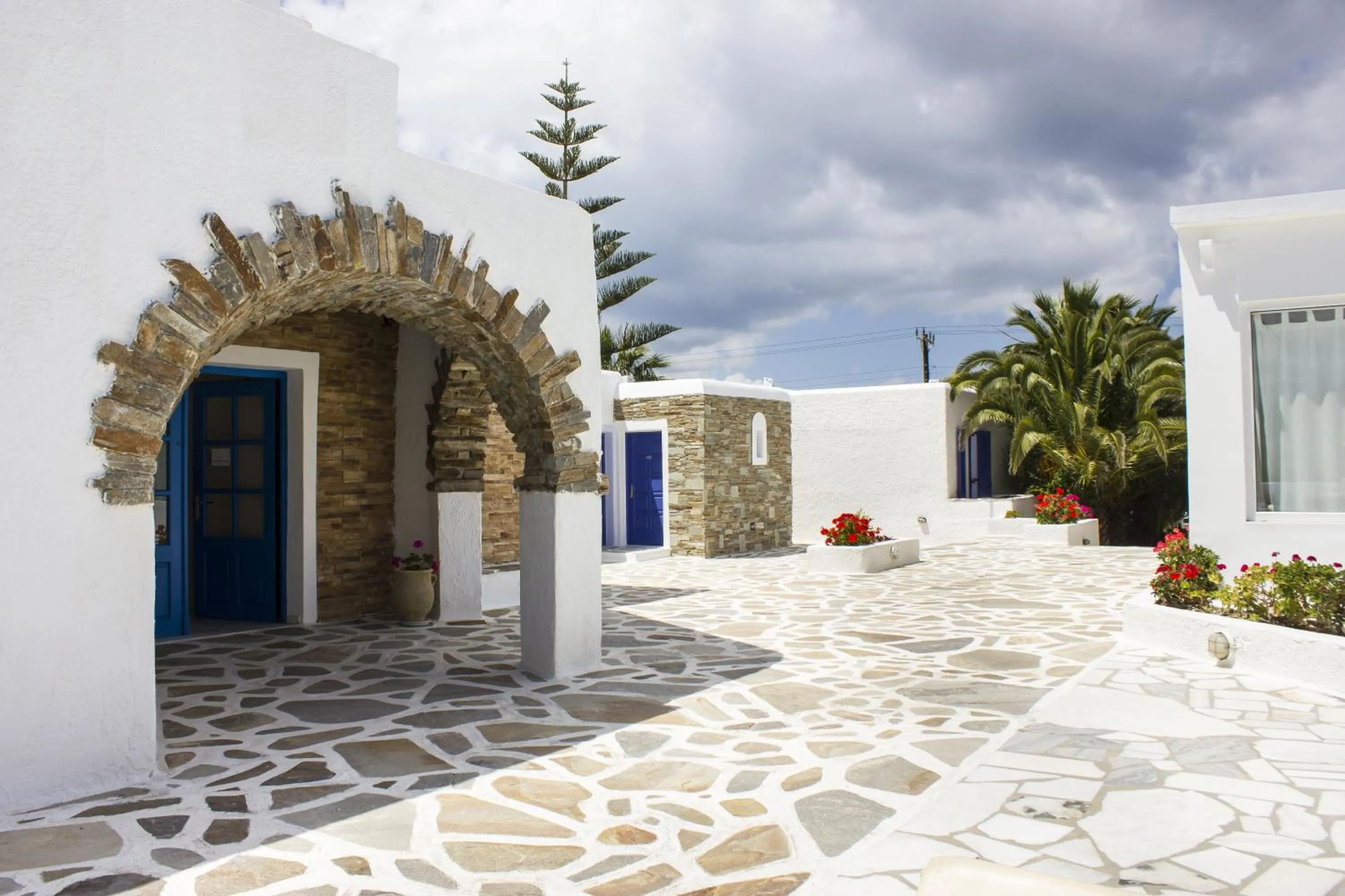 Facade/entrance in Naxos Holidays