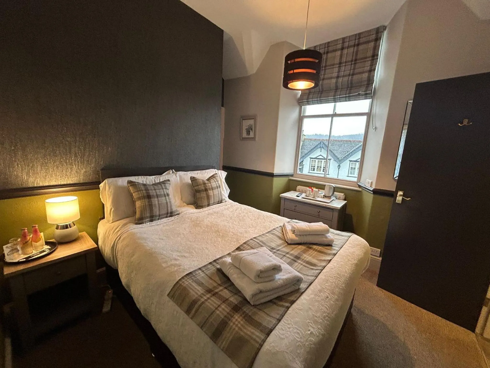 Bed in The Royal Oak Inn