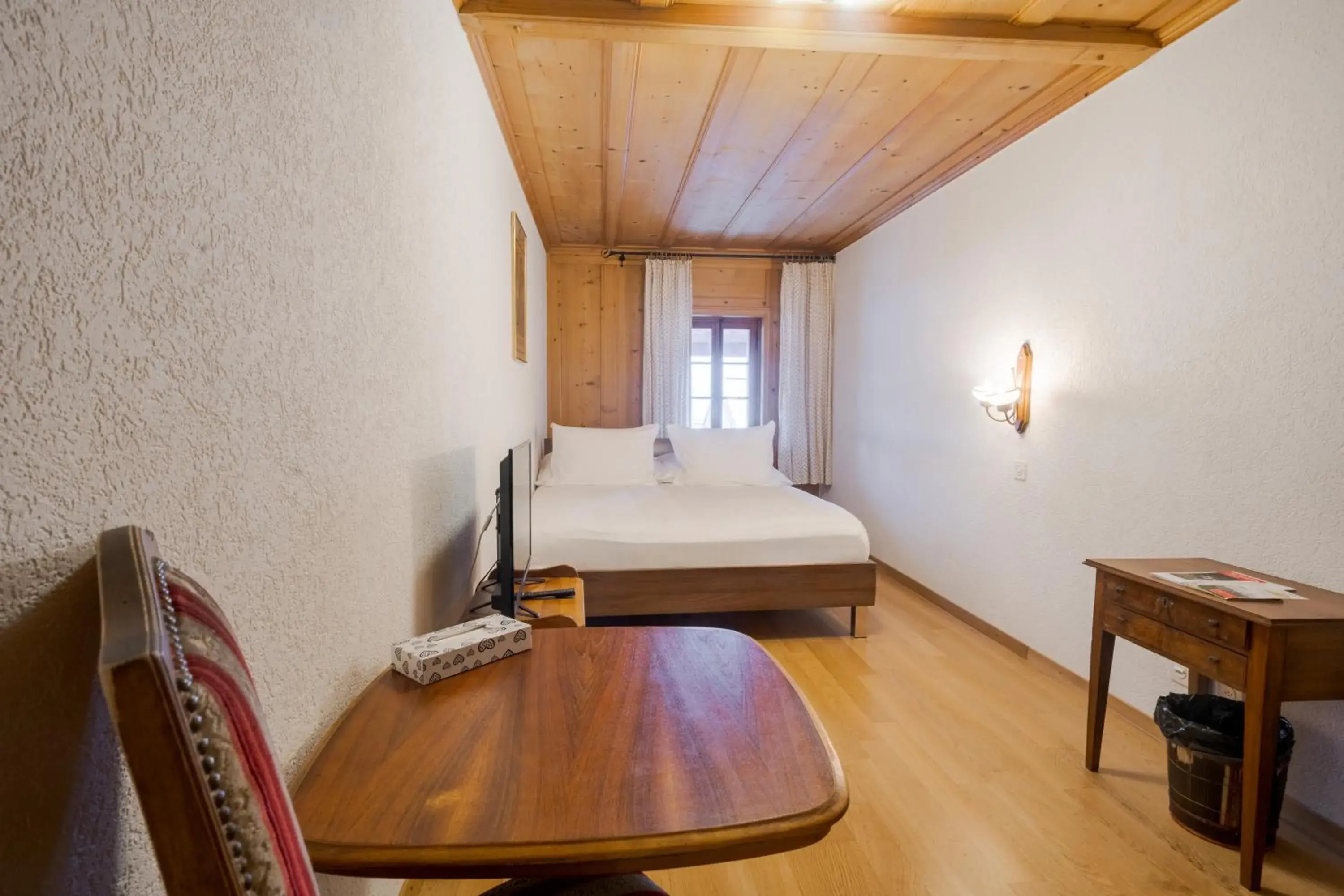 Economy Double Room in La Fleur de Lys Economy Double Room in La Fleur de Lys