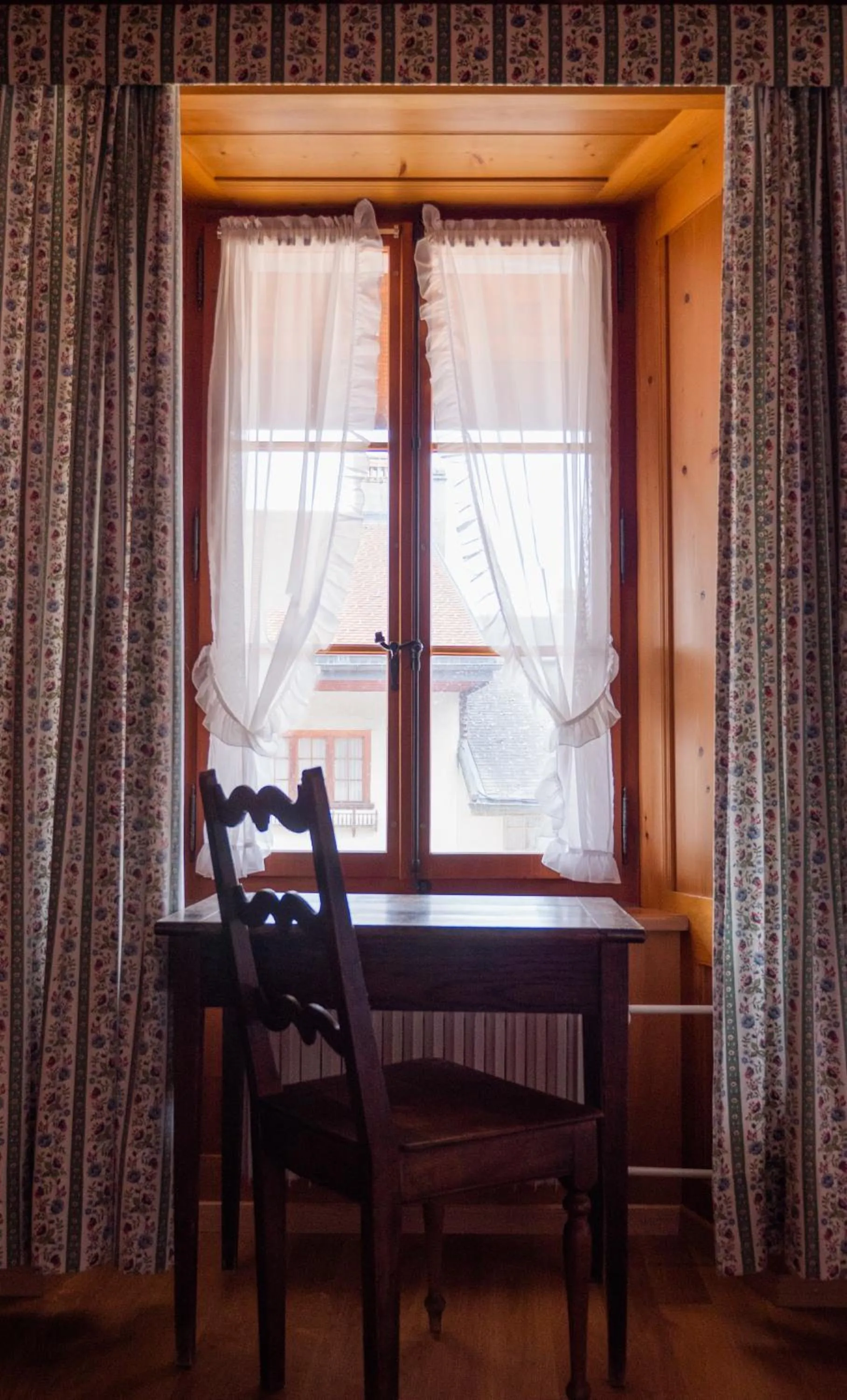 Bedroom in La Fleur de Lys