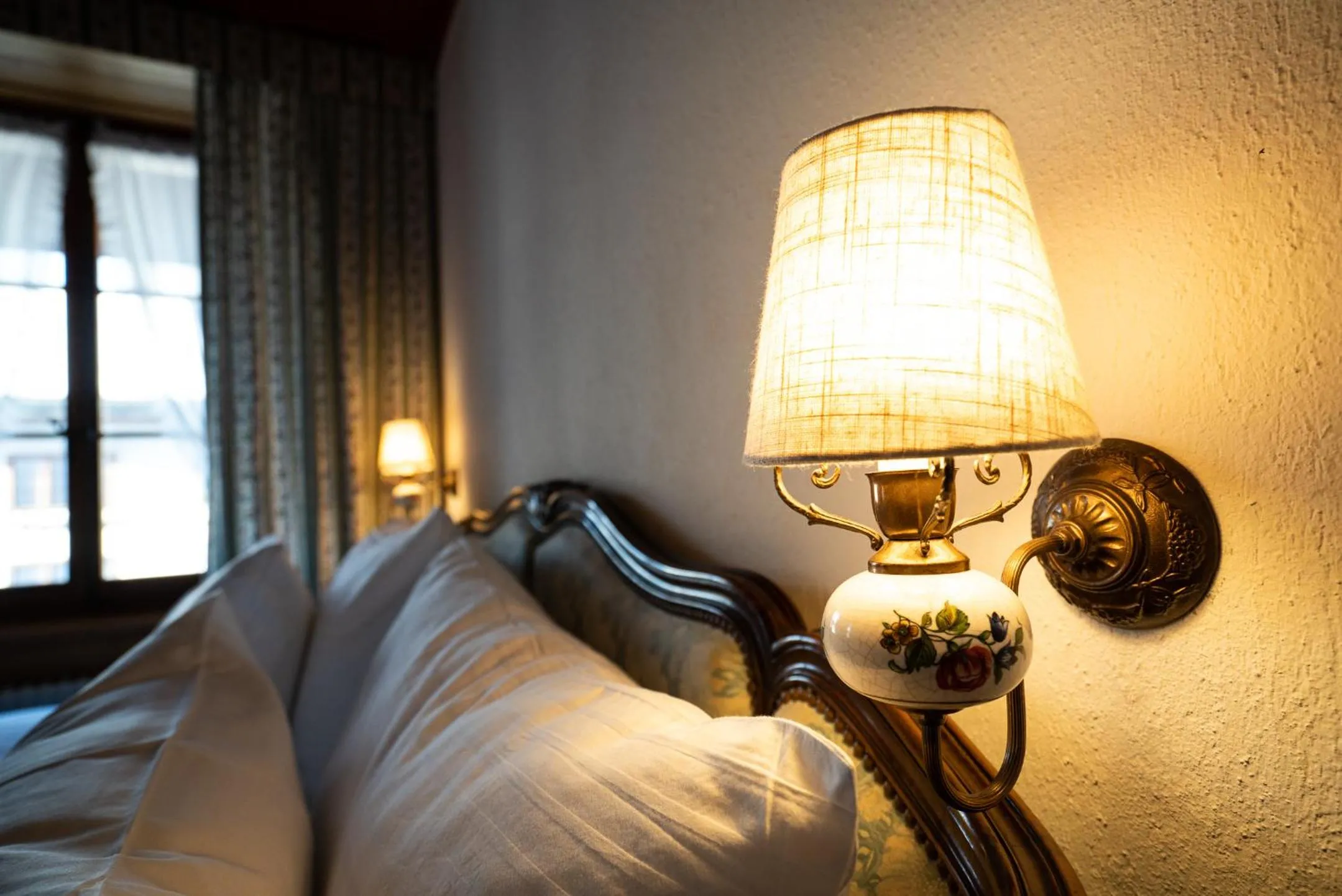 Bedroom, Bed in La Fleur de Lys