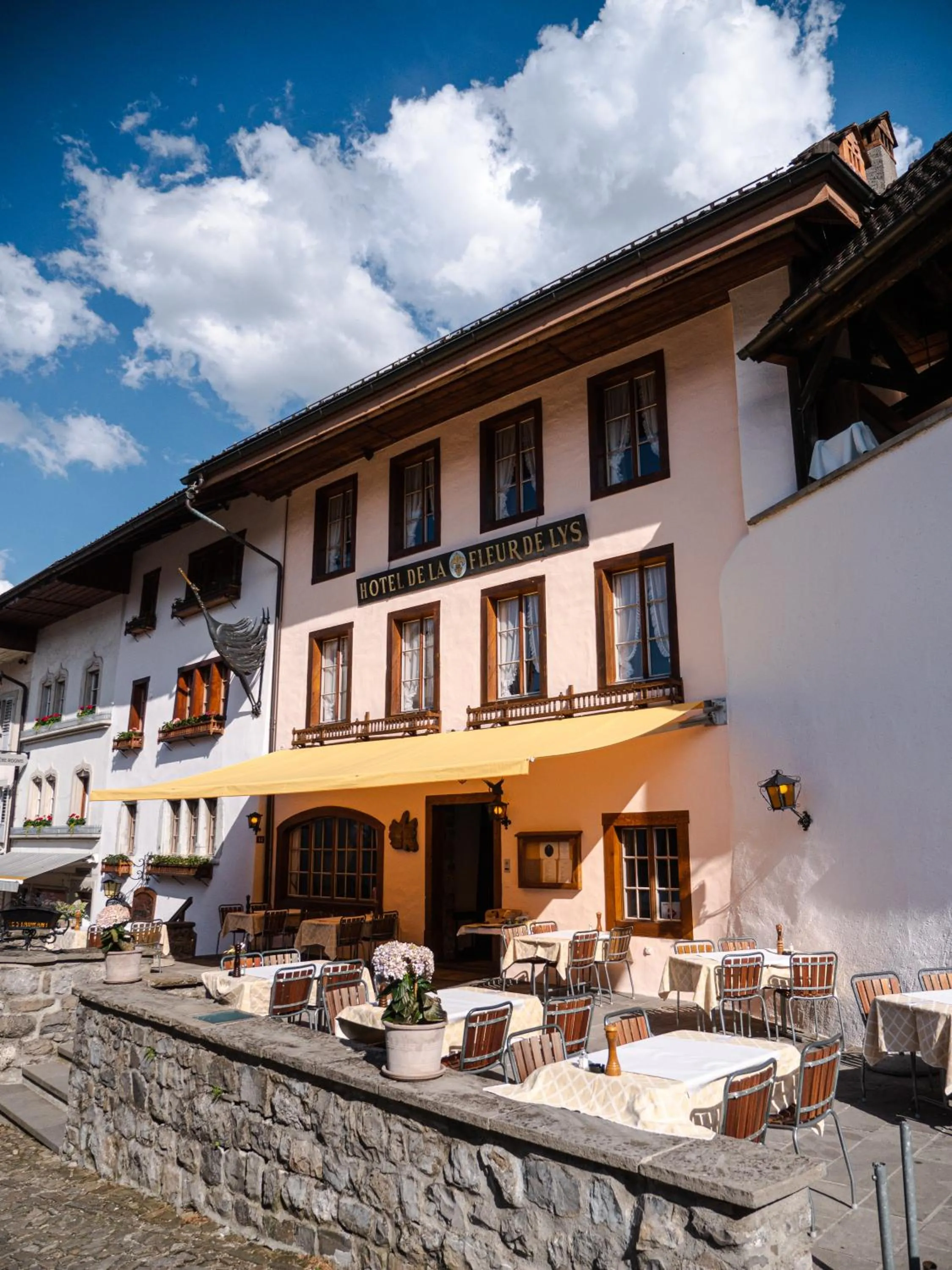 Property building in La Fleur de Lys