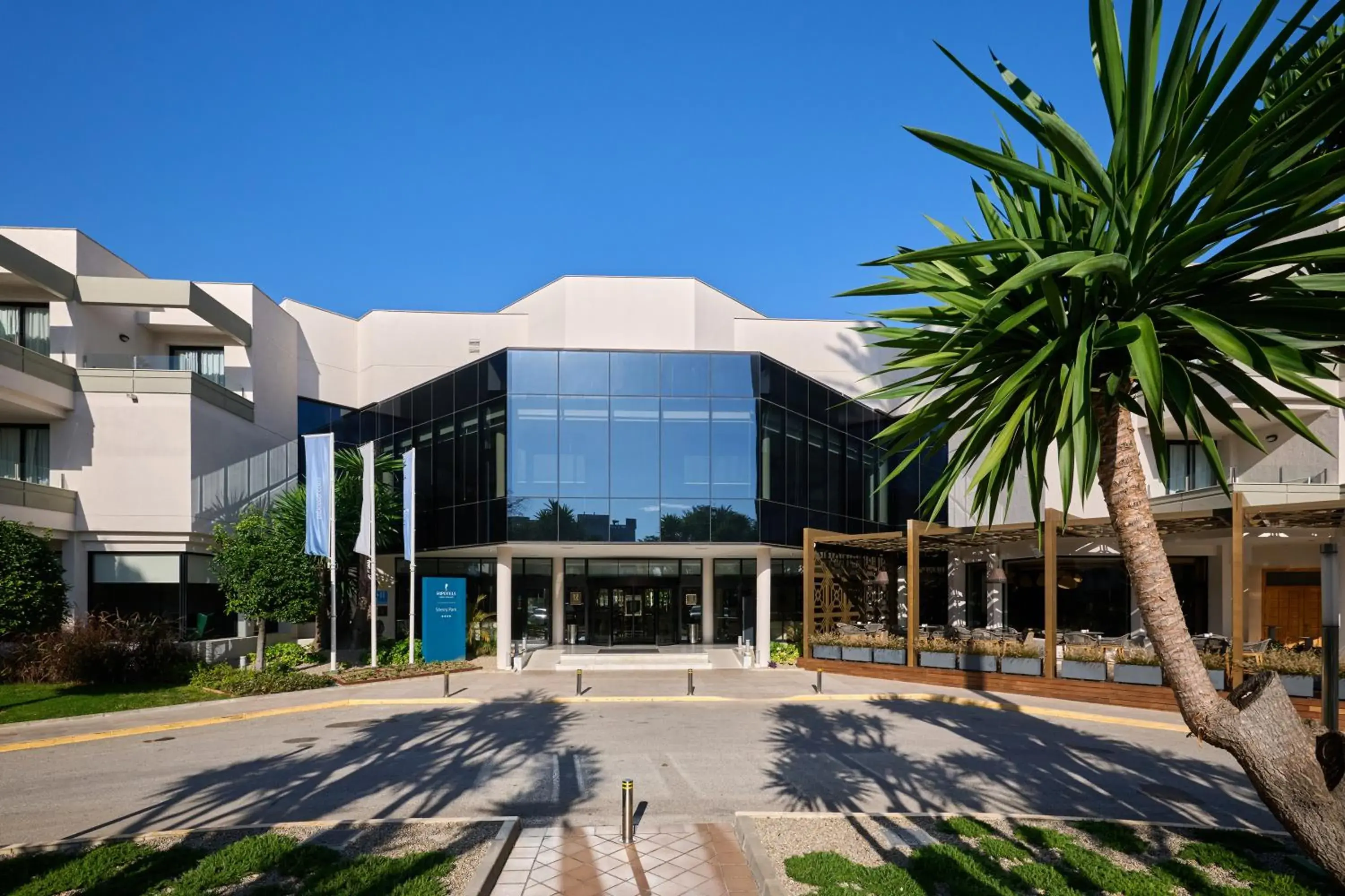 Facade/entrance in Hipotels Sherry Park Facade/entrance in Hipotels Sherry Park