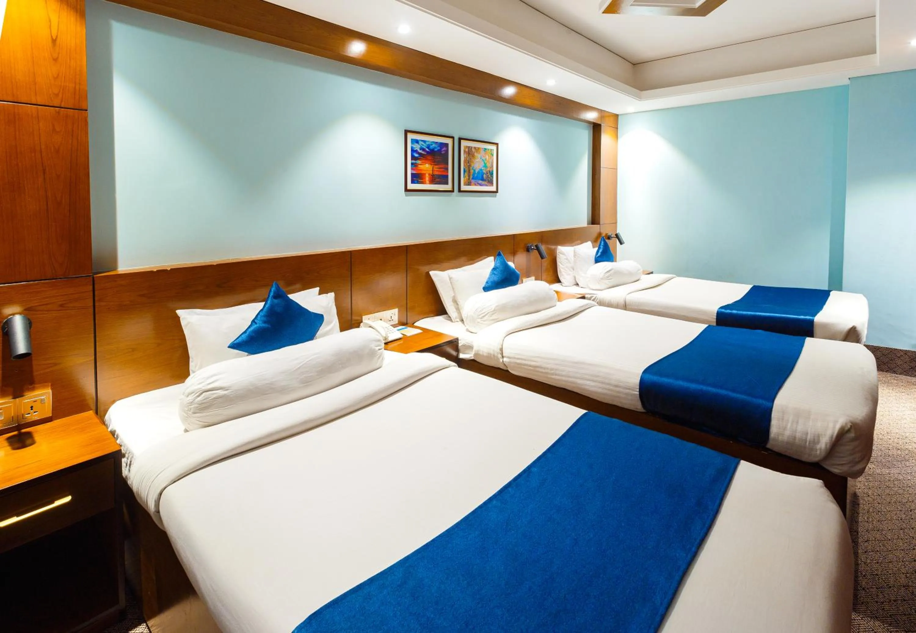 Bed in HOTEL THE CAPITAL LTD.