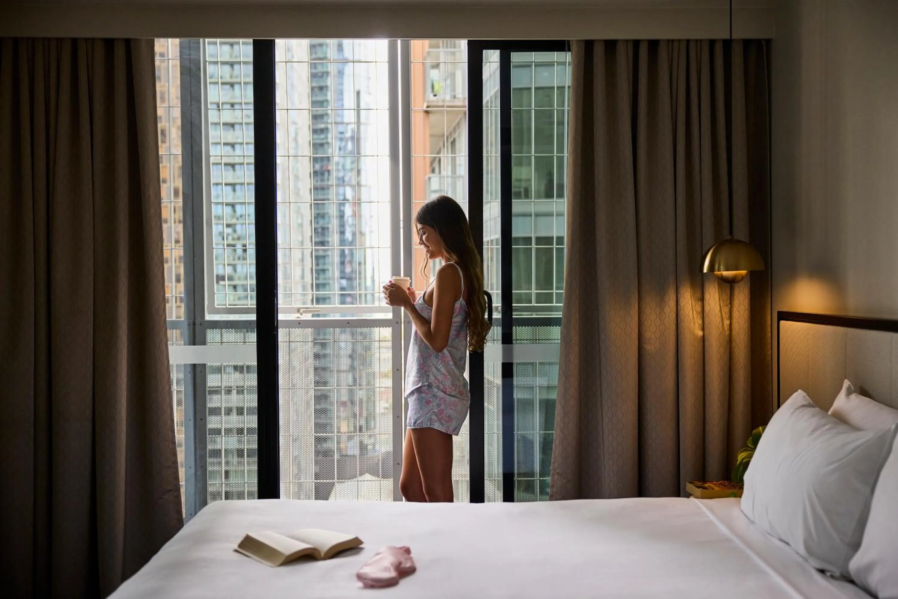 Balcony/Terrace, Bed in Brady Hotels Jones Lane