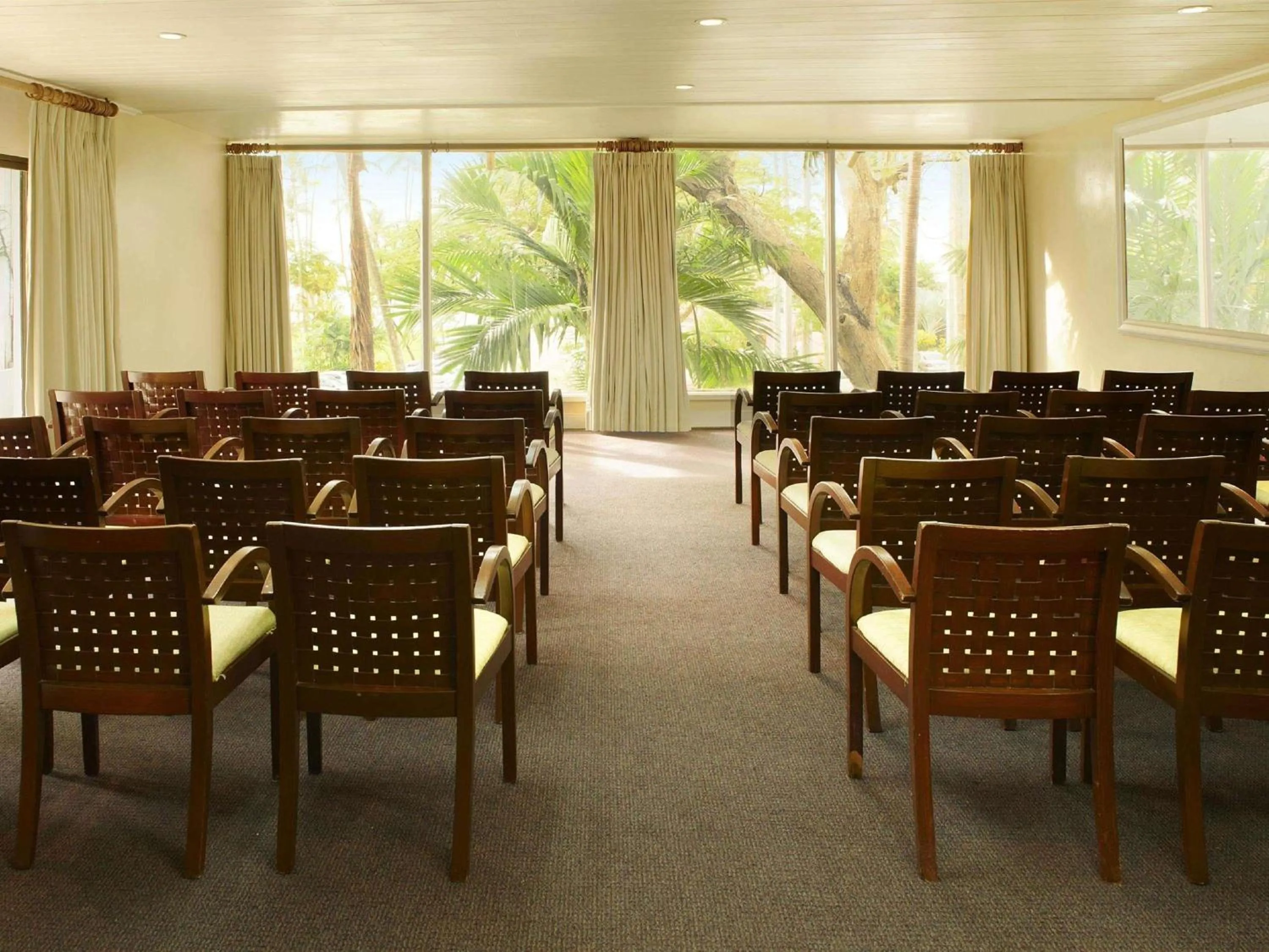 Meeting/conference room in Fairmont Royal Pavilion Barbados Resort