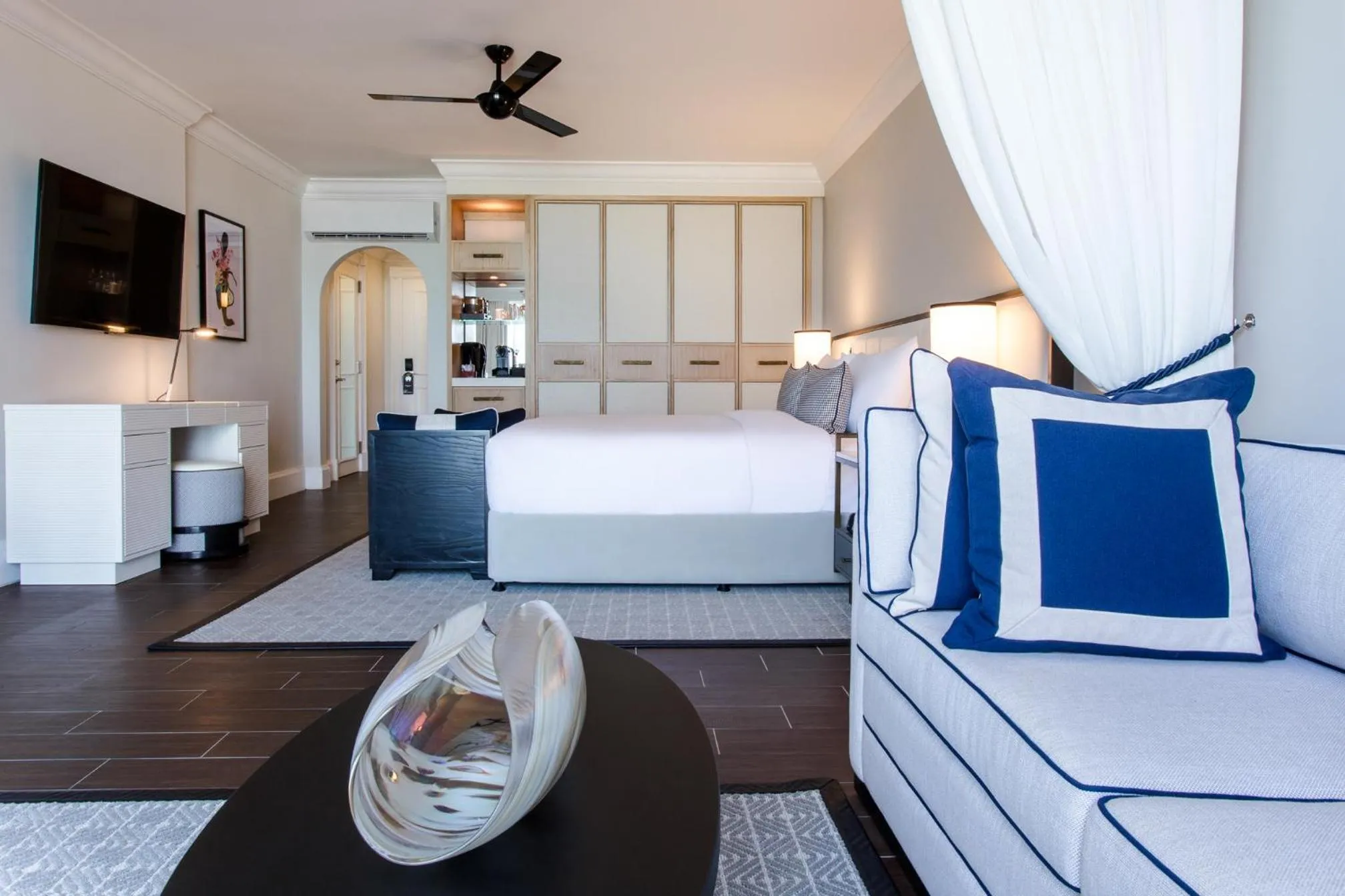 Bed in Fairmont Royal Pavilion Barbados Resort