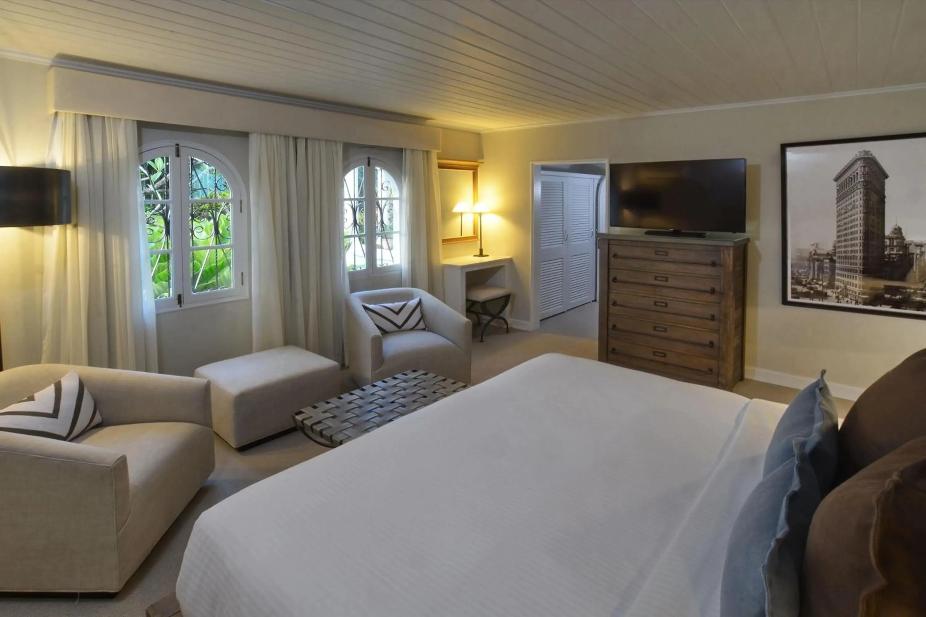 Bed in Fairmont Royal Pavilion Barbados Resort