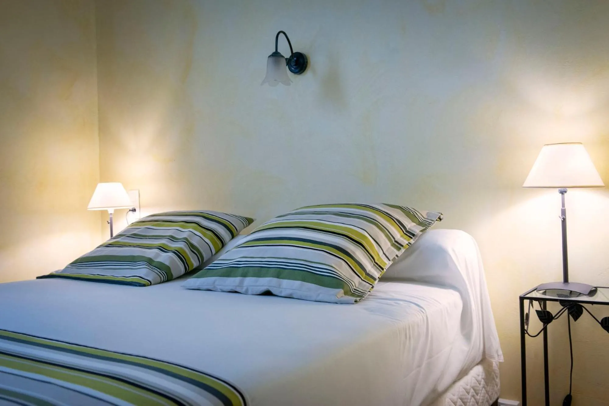 Bed in Hotel Du Forum