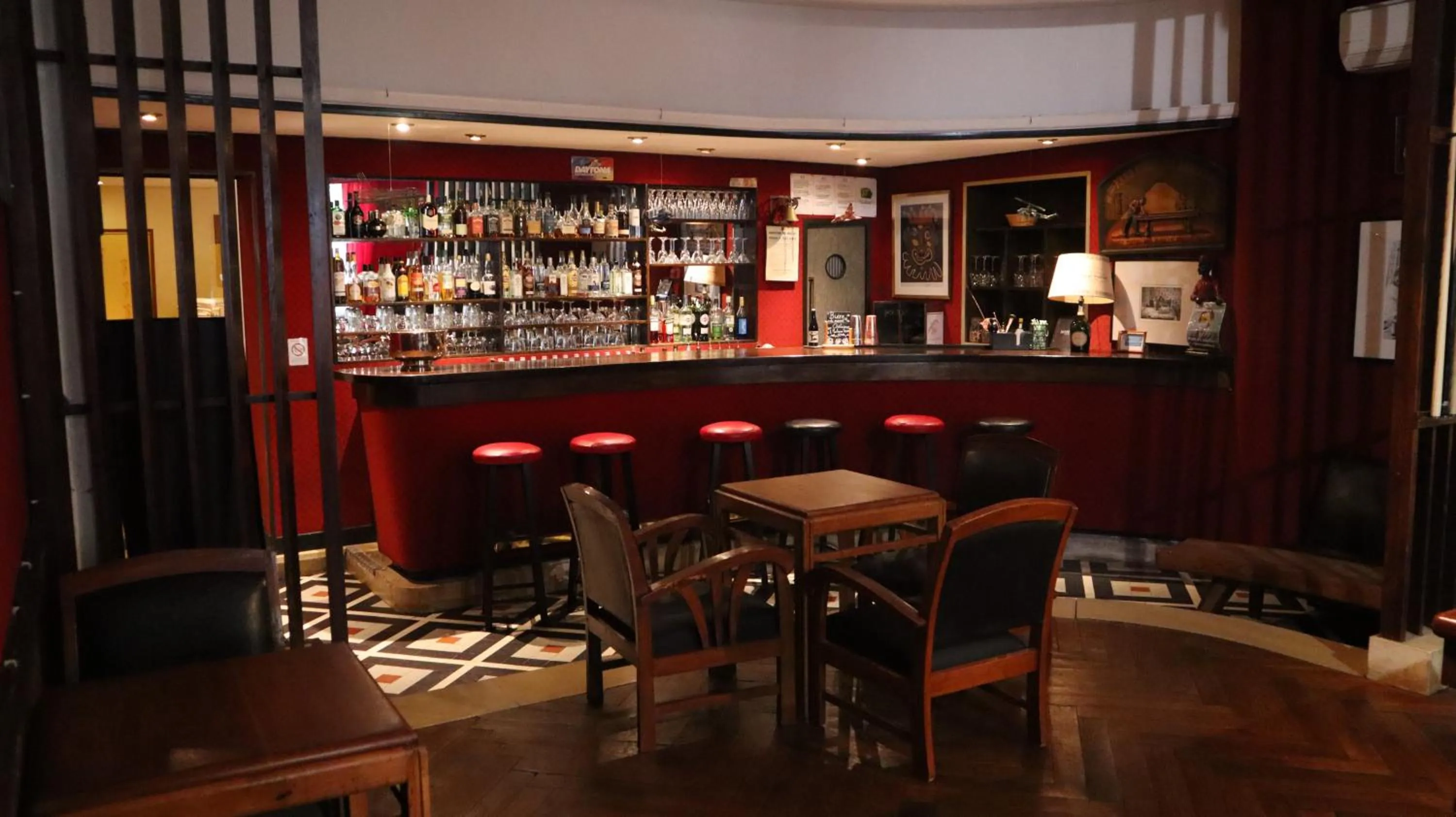 Lounge or bar in Hotel Du Forum