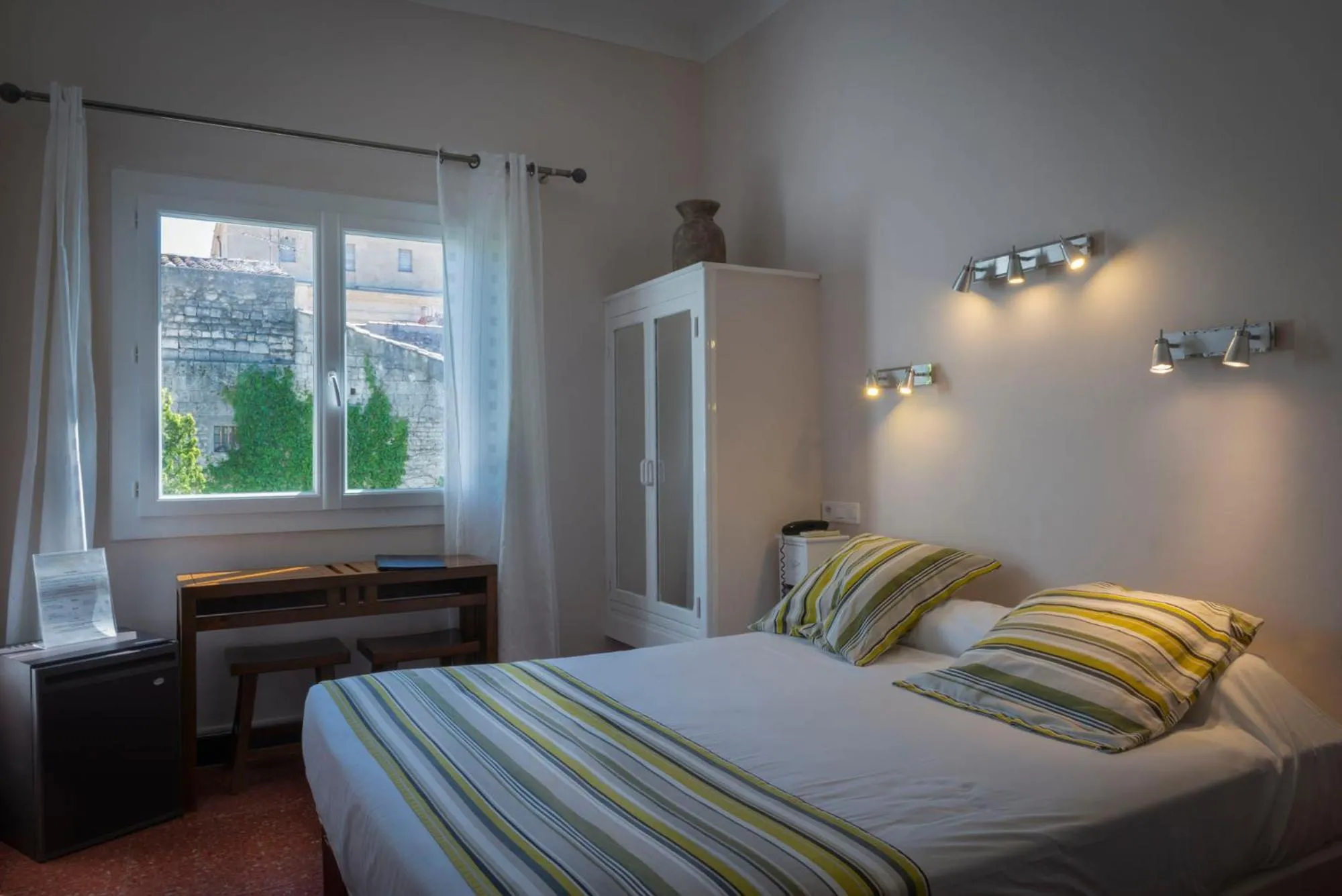 Bed in Hotel Du Forum