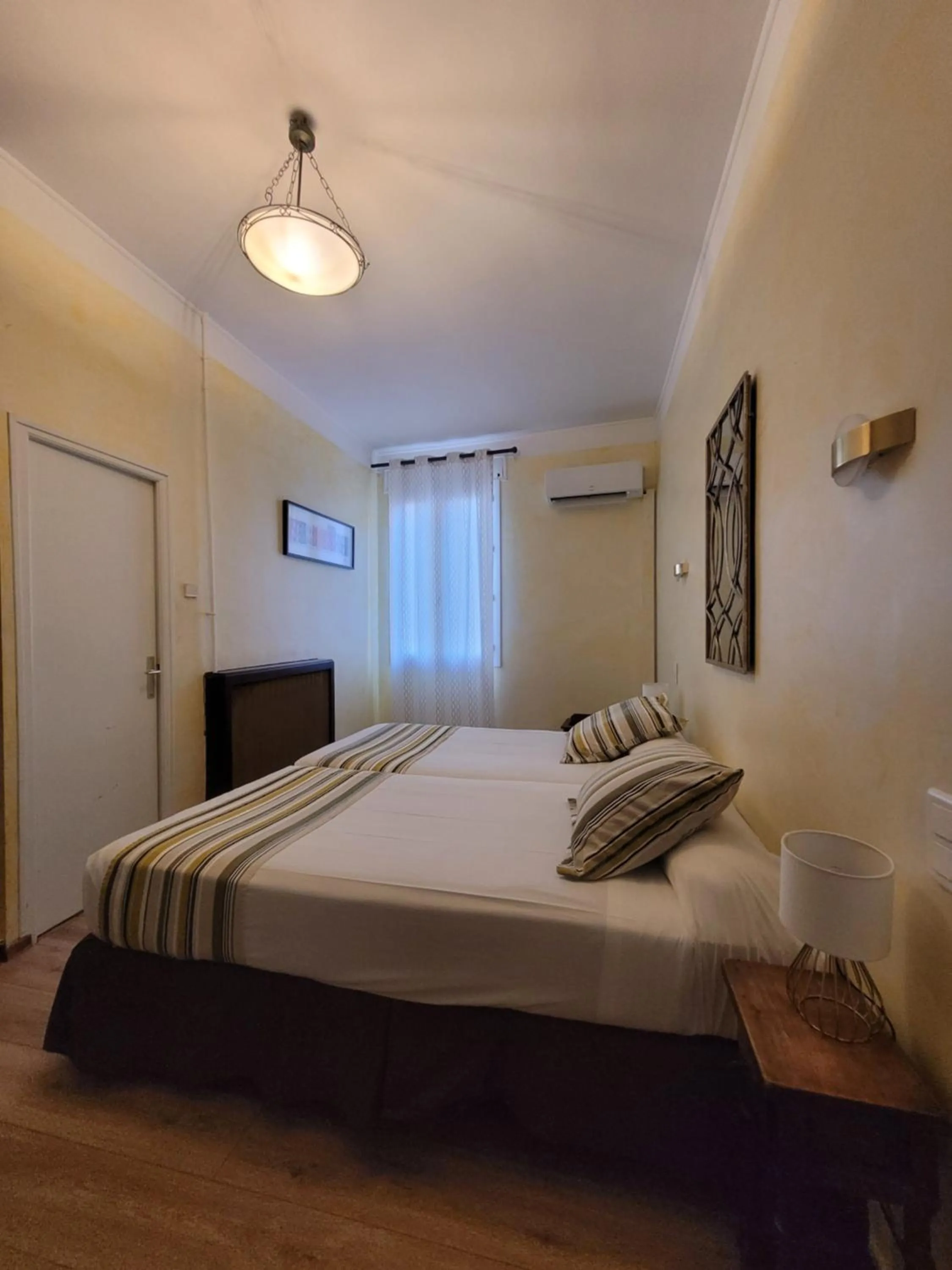 Bed in Hotel Du Forum