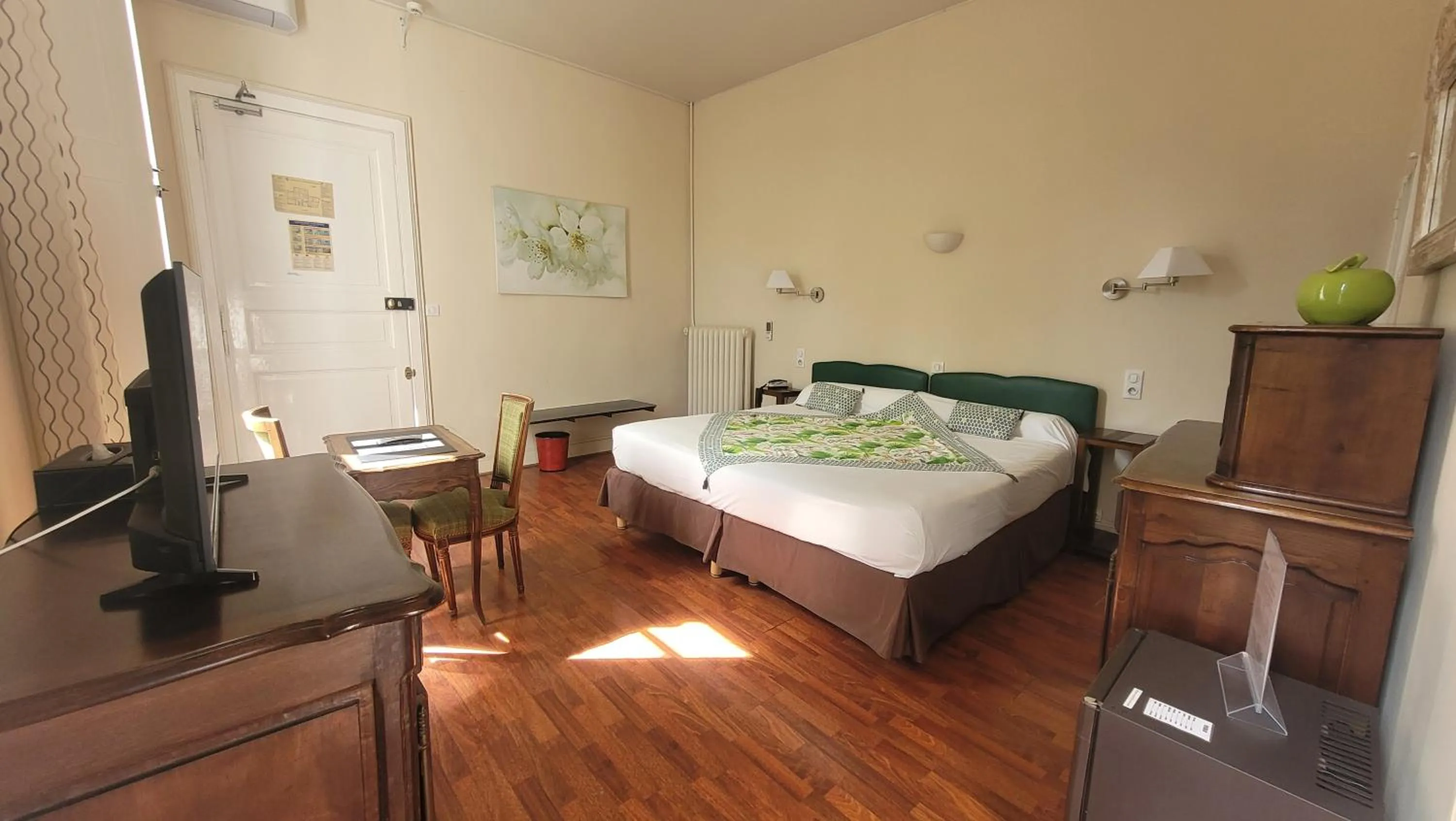 Bed in Hotel Du Forum