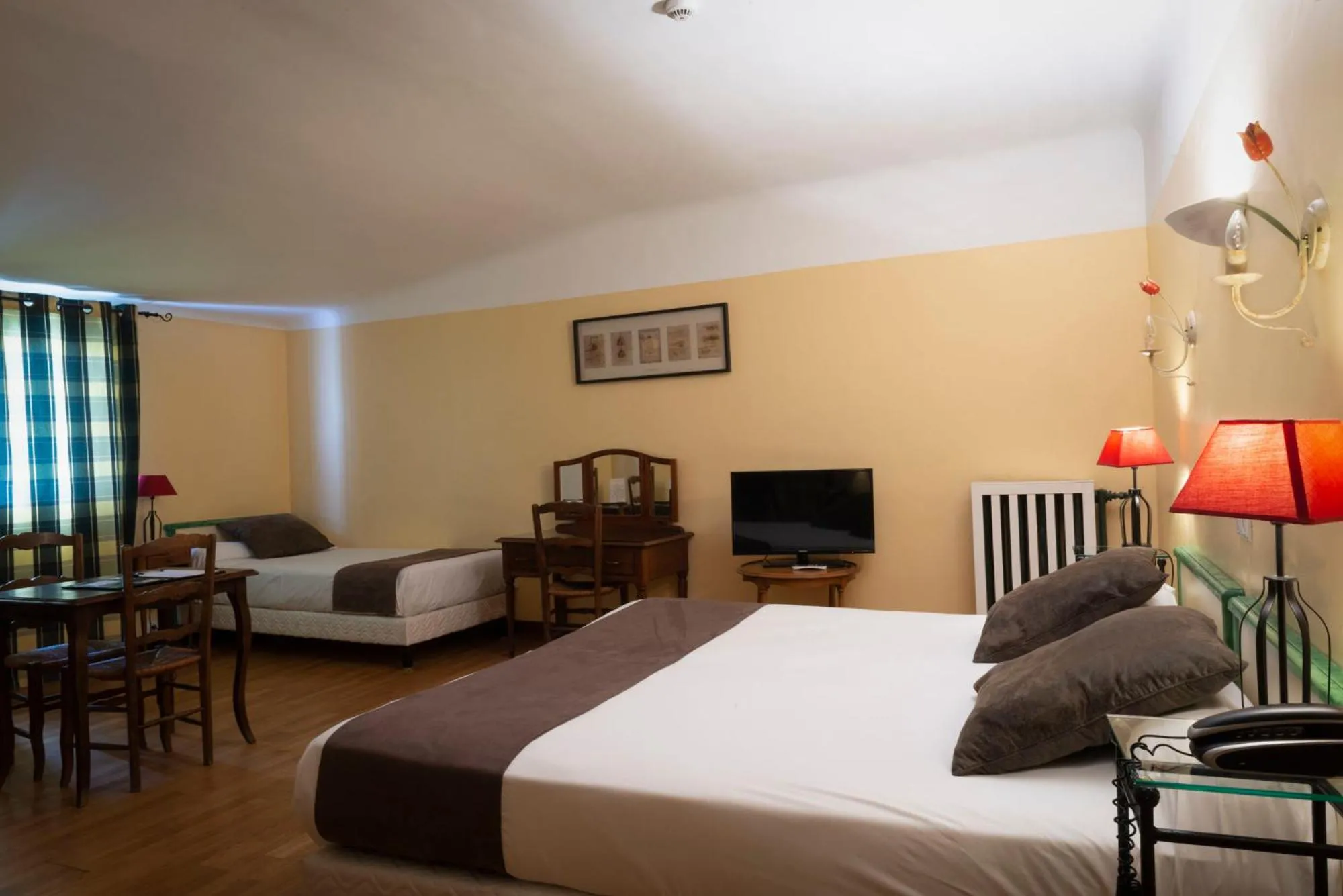 Bed in Hotel Du Forum
