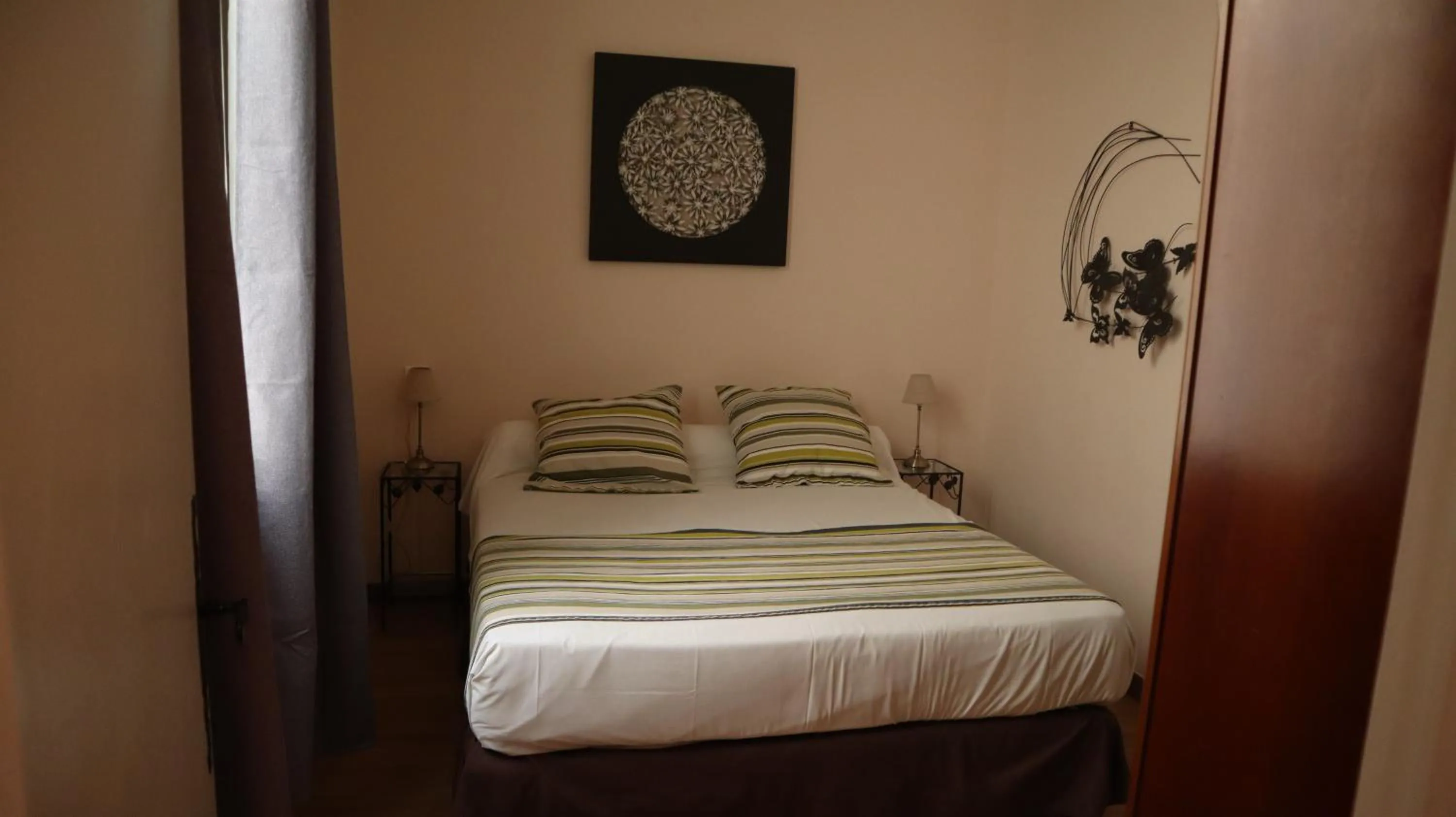 Bed in Hotel Du Forum
