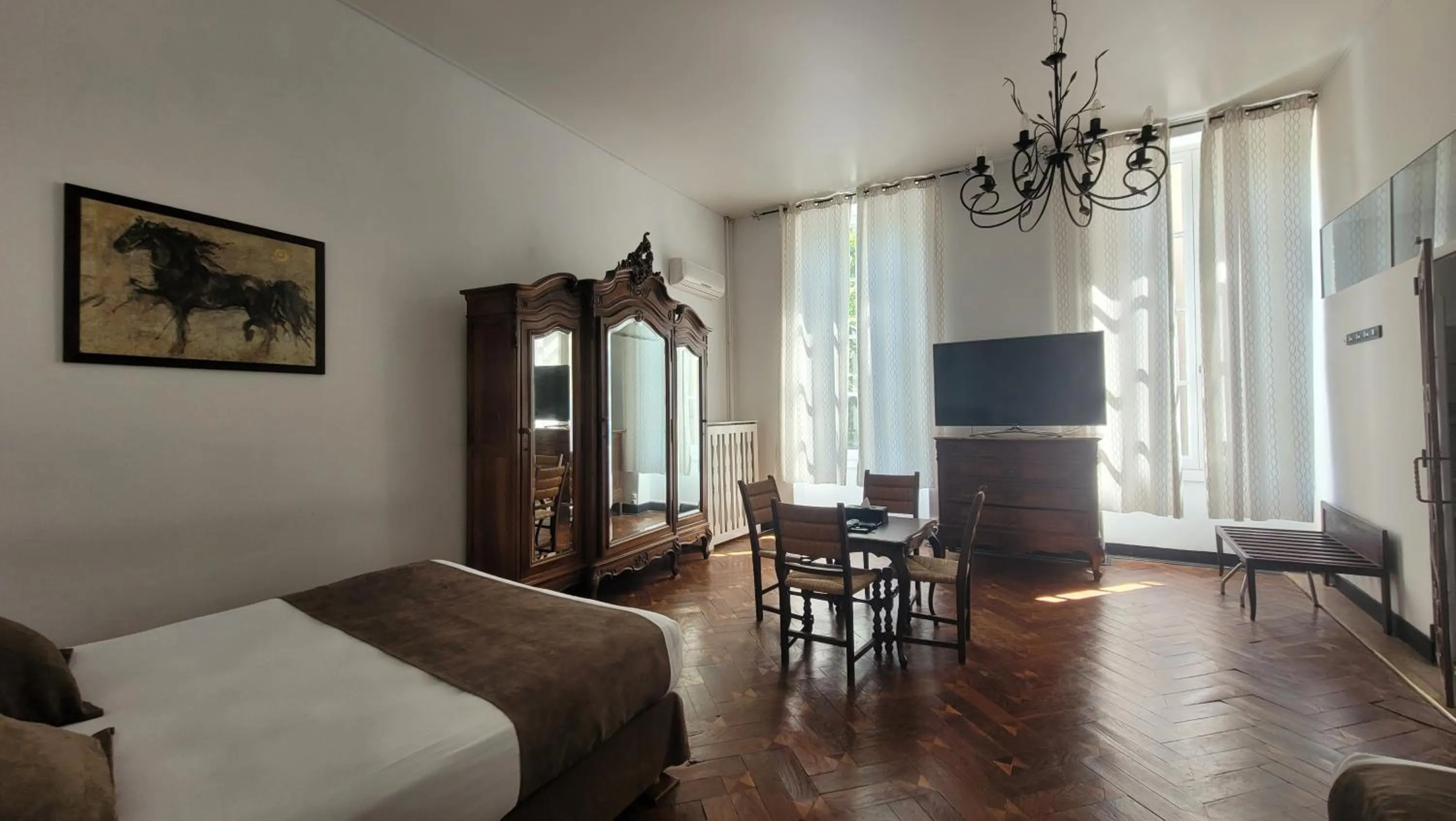 Bed in Hotel Du Forum
