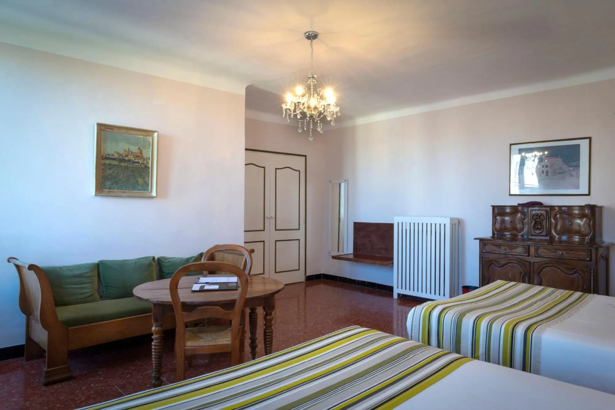 Bed in Hotel Du Forum
