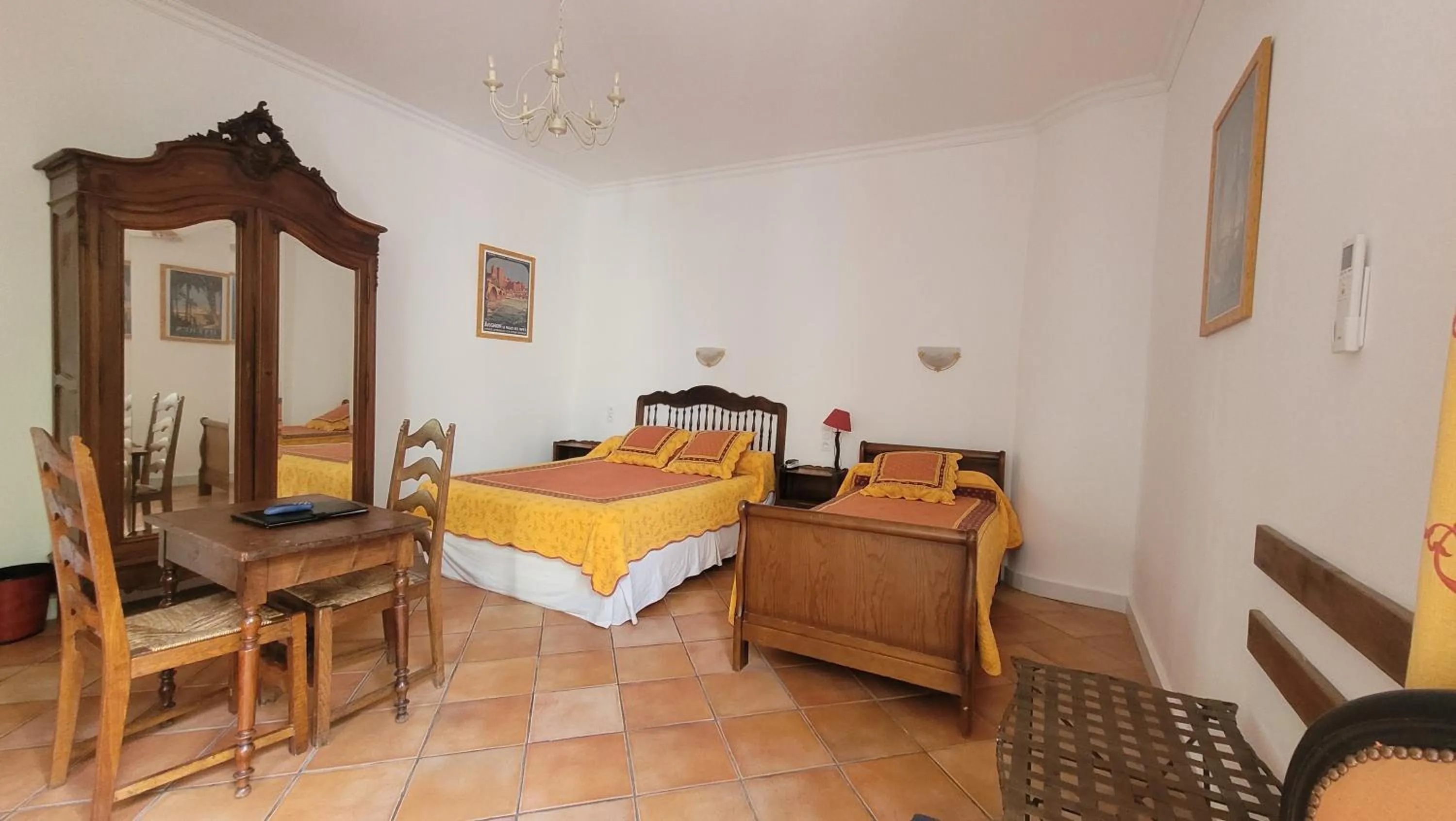 Bed in Hotel Du Forum
