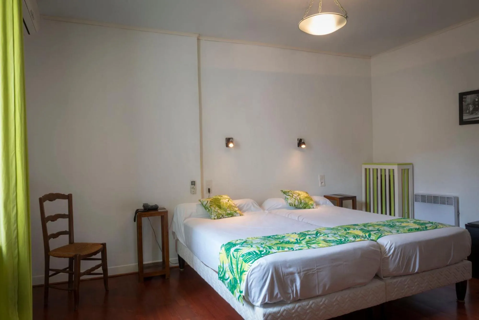 Bed in Hotel Du Forum