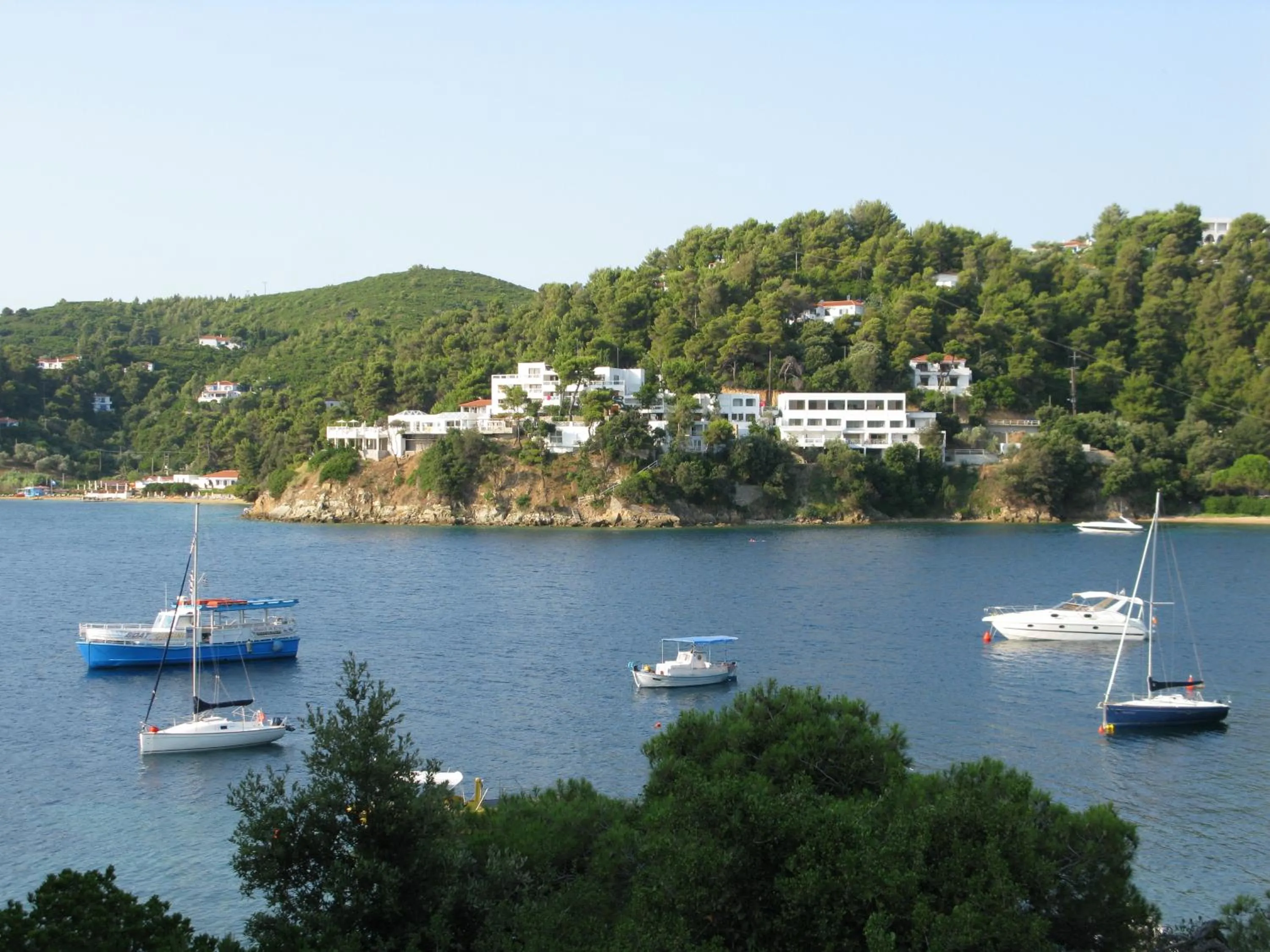 Facade/entrance in Cape Kanapitsa Hotel & Suites