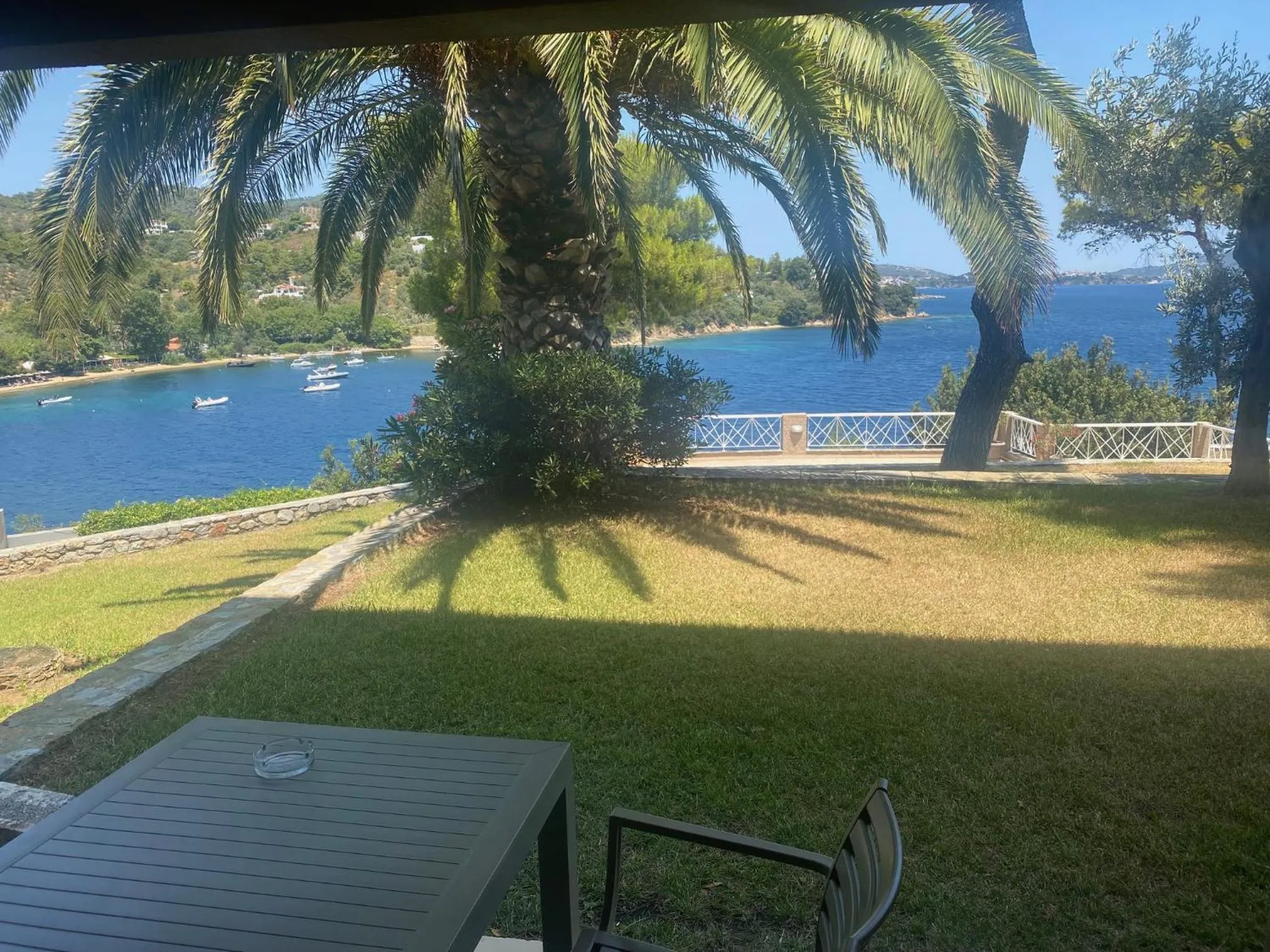 Cape Kanapitsa Hotel & Suites