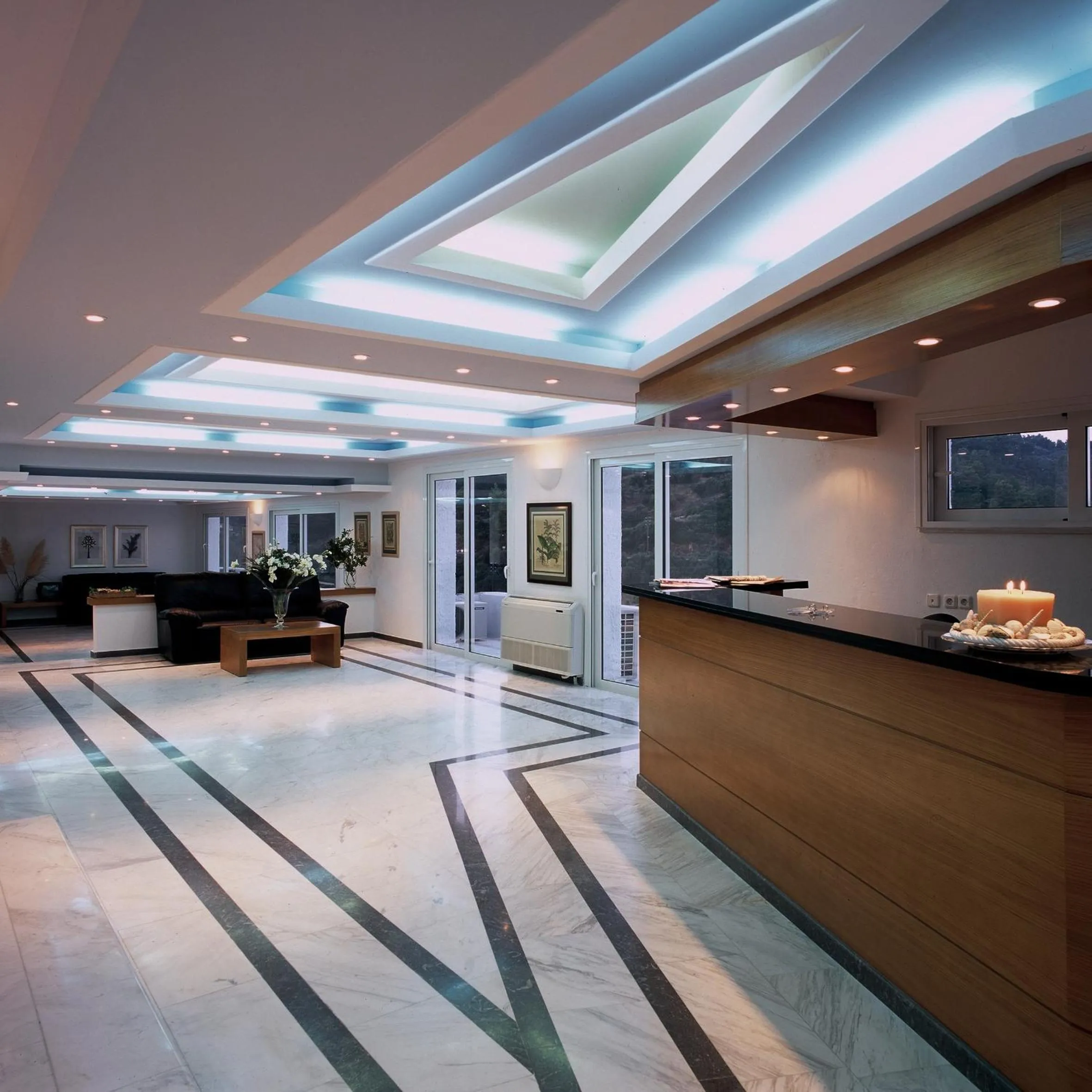 Lobby or reception in Cape Kanapitsa Hotel & Suites