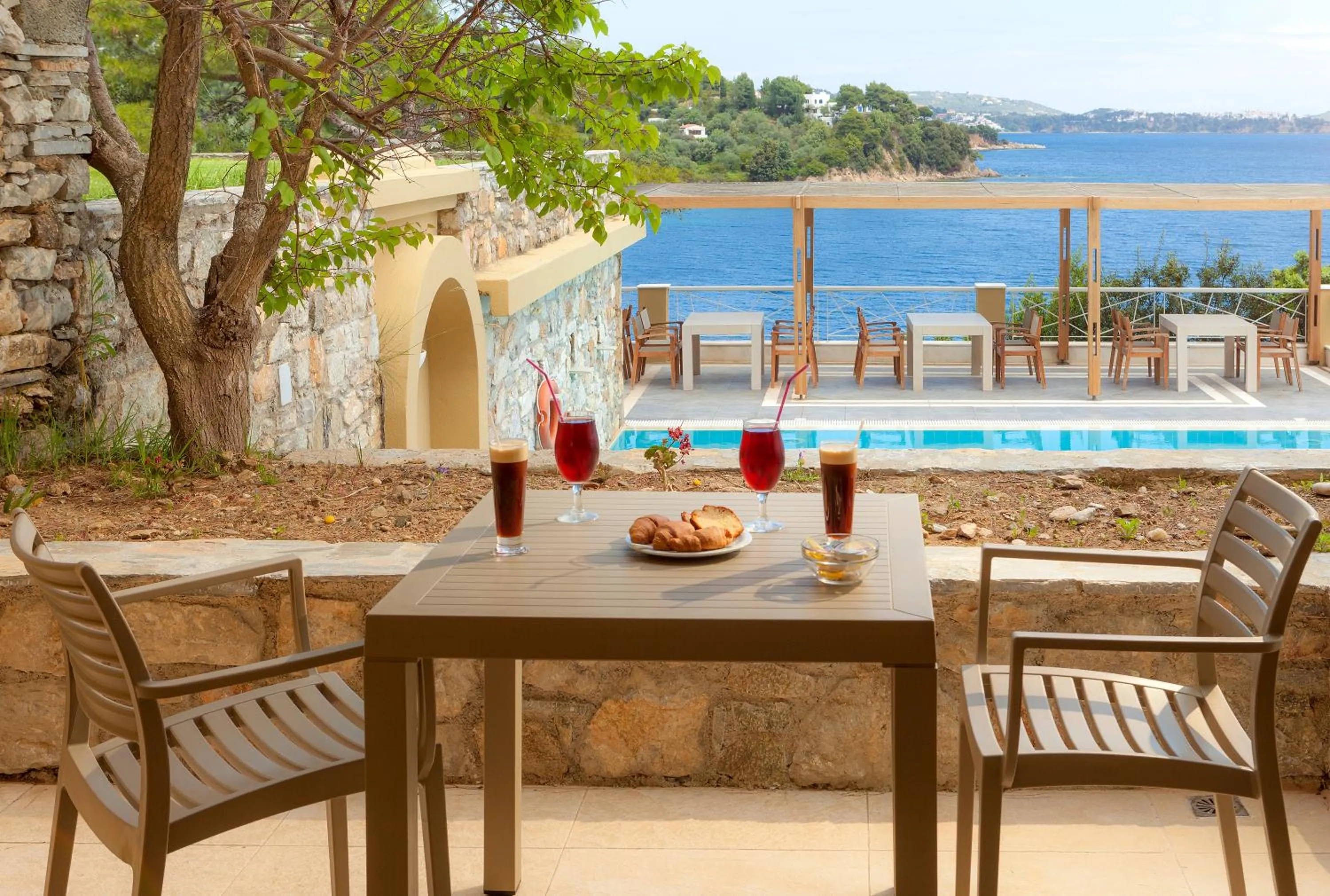 Patio in Cape Kanapitsa Hotel & Suites