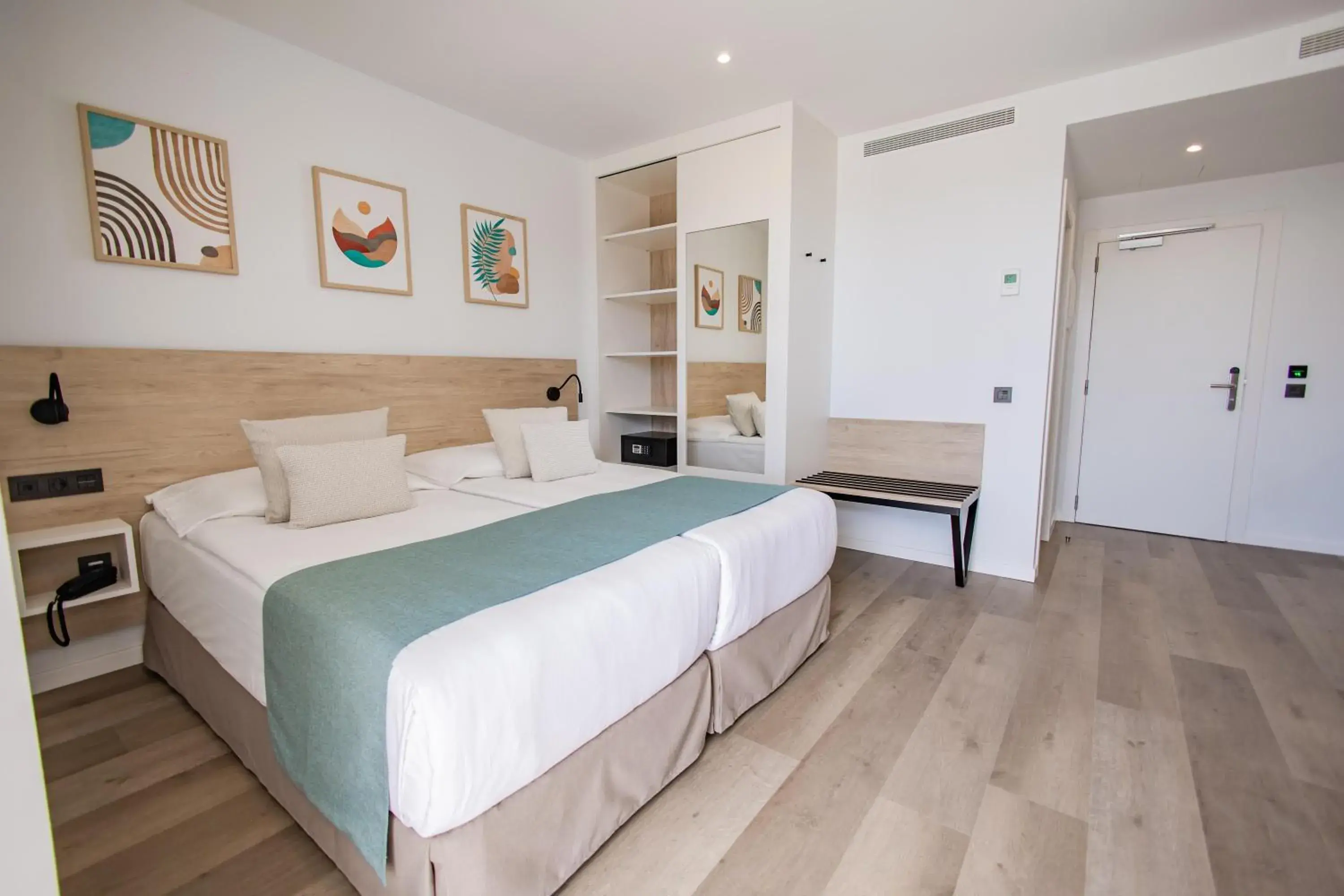 Photo of the whole room, Bed in Servatur Hartaguna - Adults Only Photo of the whole room, Bed in Servatur Hartaguna - Adults Only