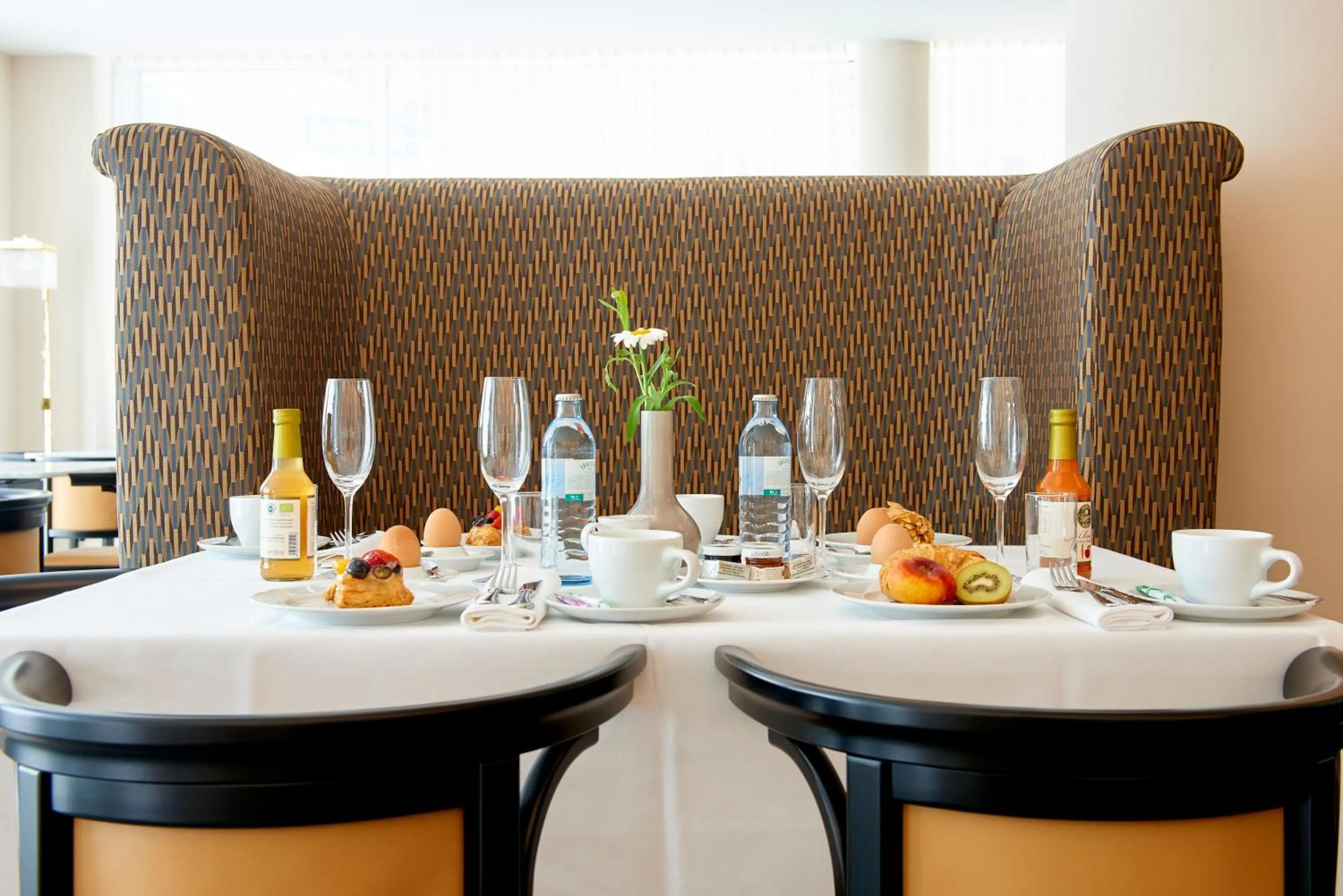 Breakfast in Singerstrasse 21-25 Aparthotel 350m next to St Stephen's Square