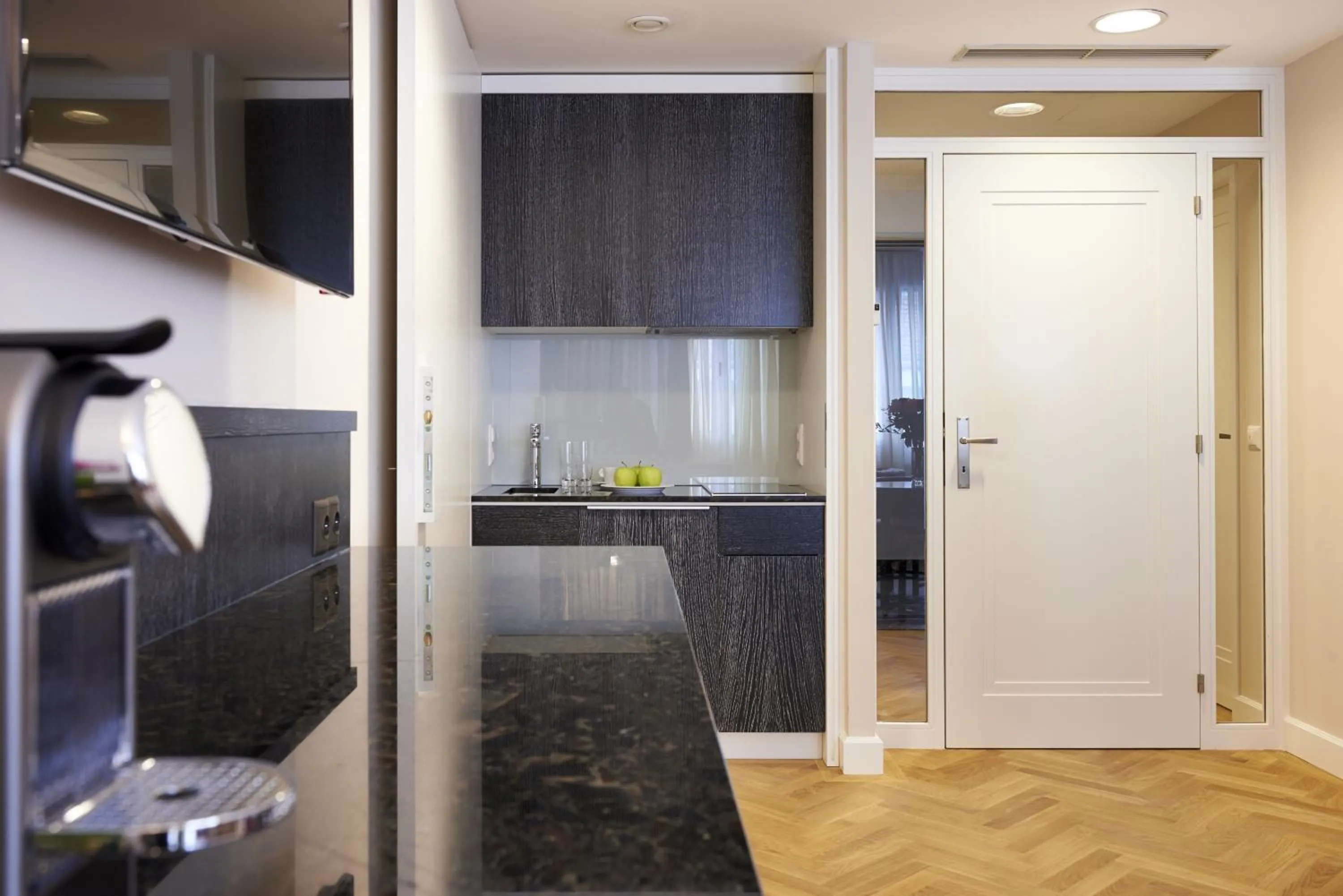 Kitchen or kitchenette in Singerstrasse 21-25 Aparthotel 350m next to St Stephen's Square