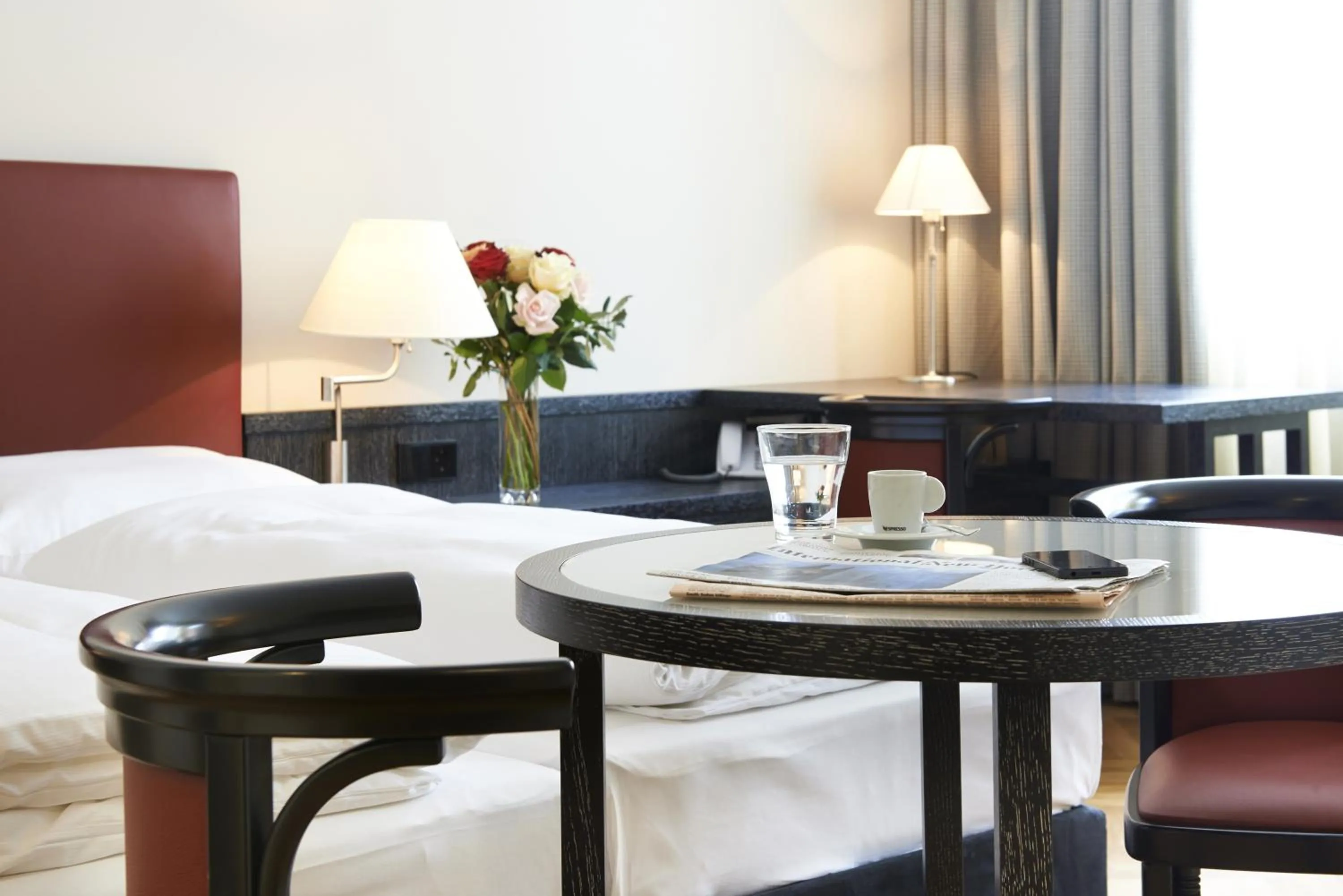 Dining area, Bed in Singerstrasse 21-25 Aparthotel 350m next to St Stephen's Square