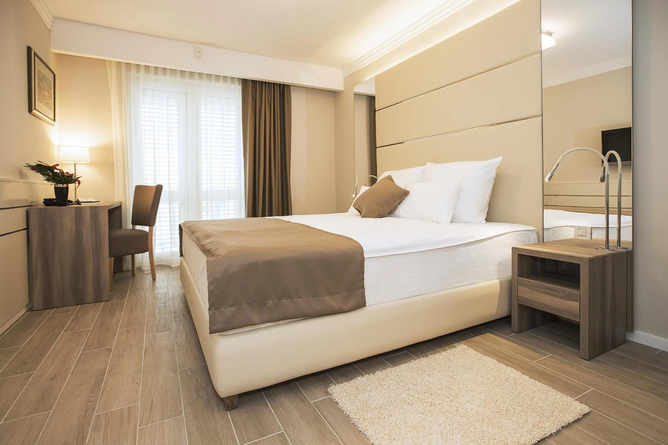 Double Room with Balcony in Hotel Vila Rova