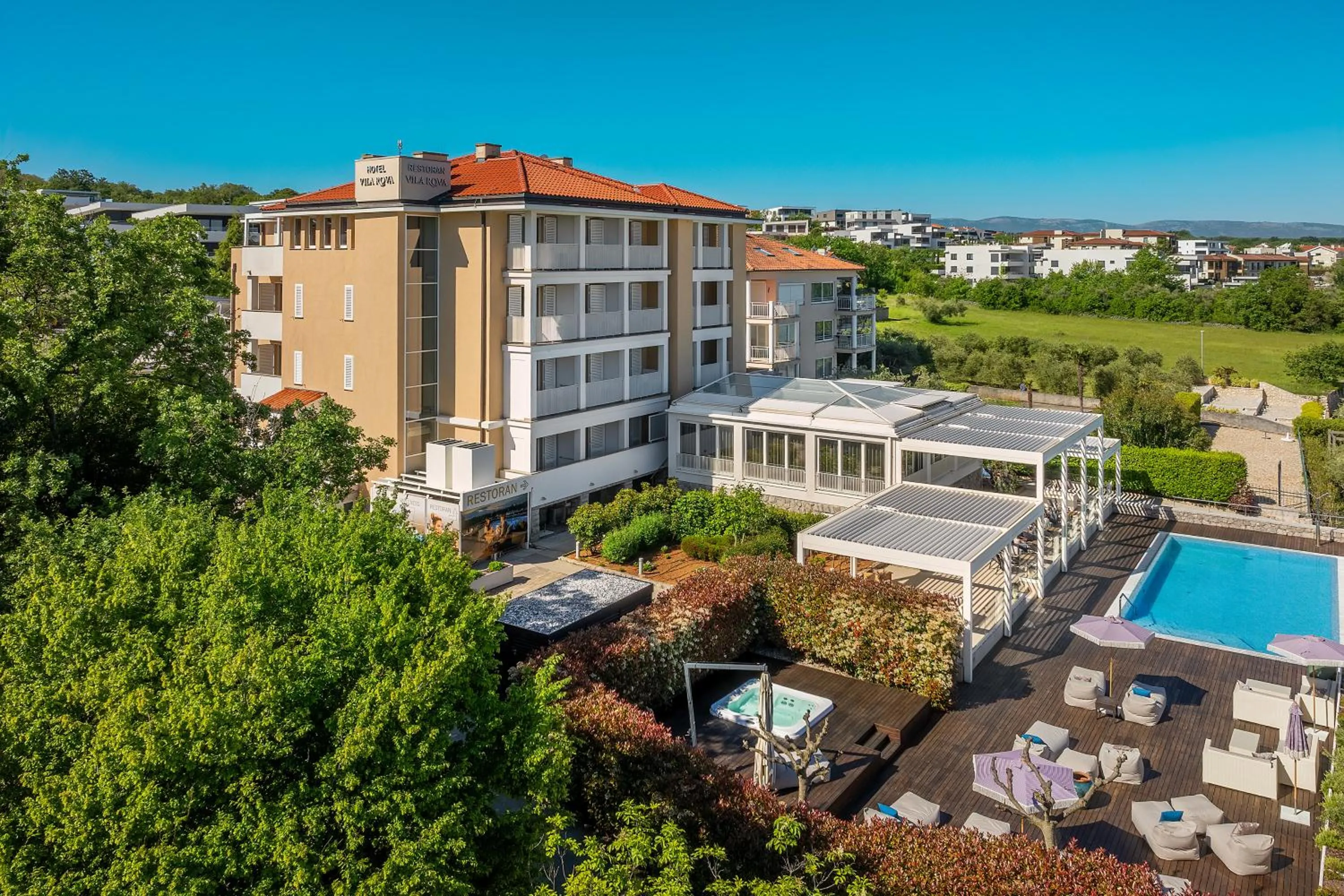 Property building in Hotel Vila Rova