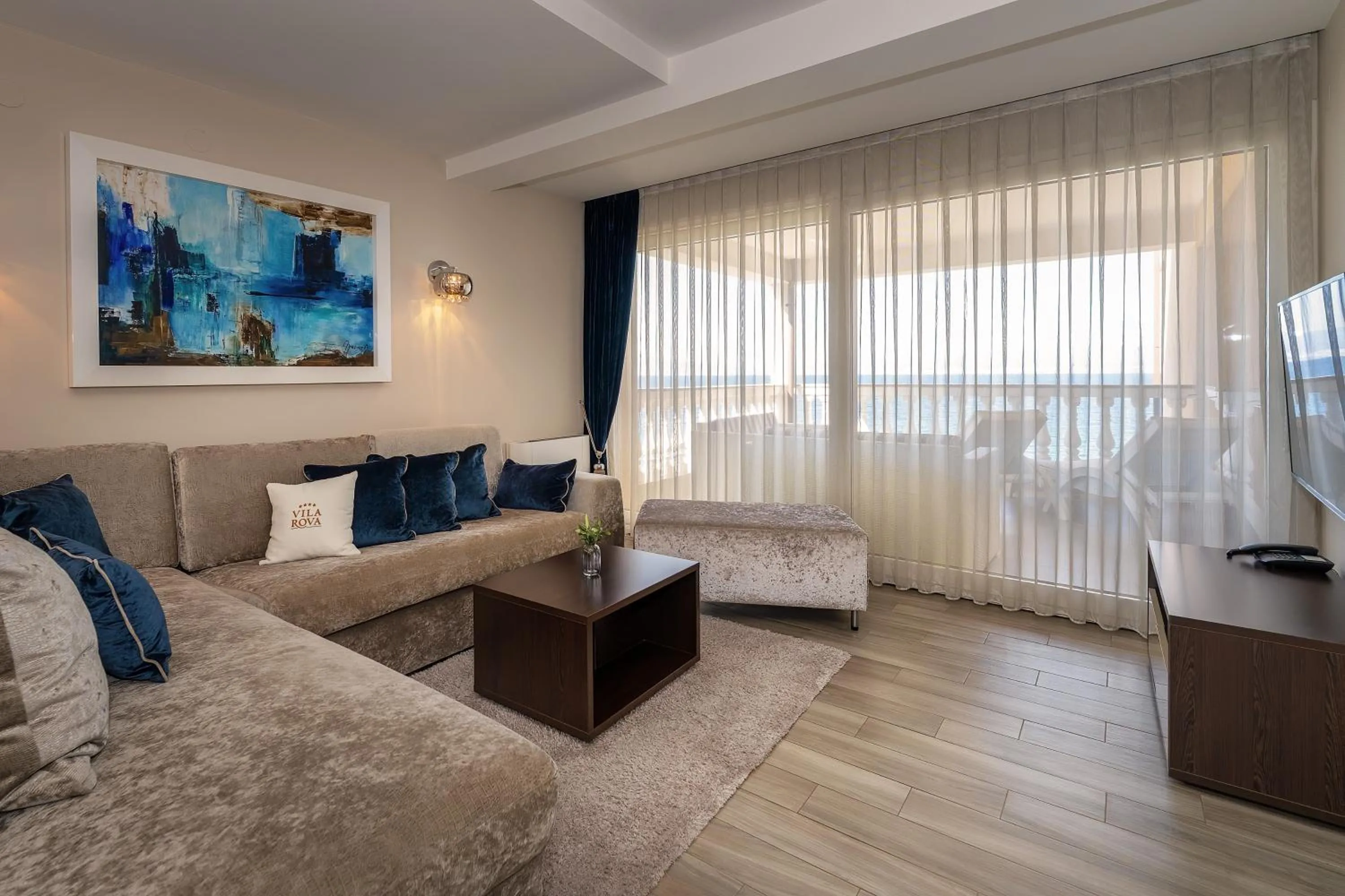 Living room, Bed in Hotel Vila Rova