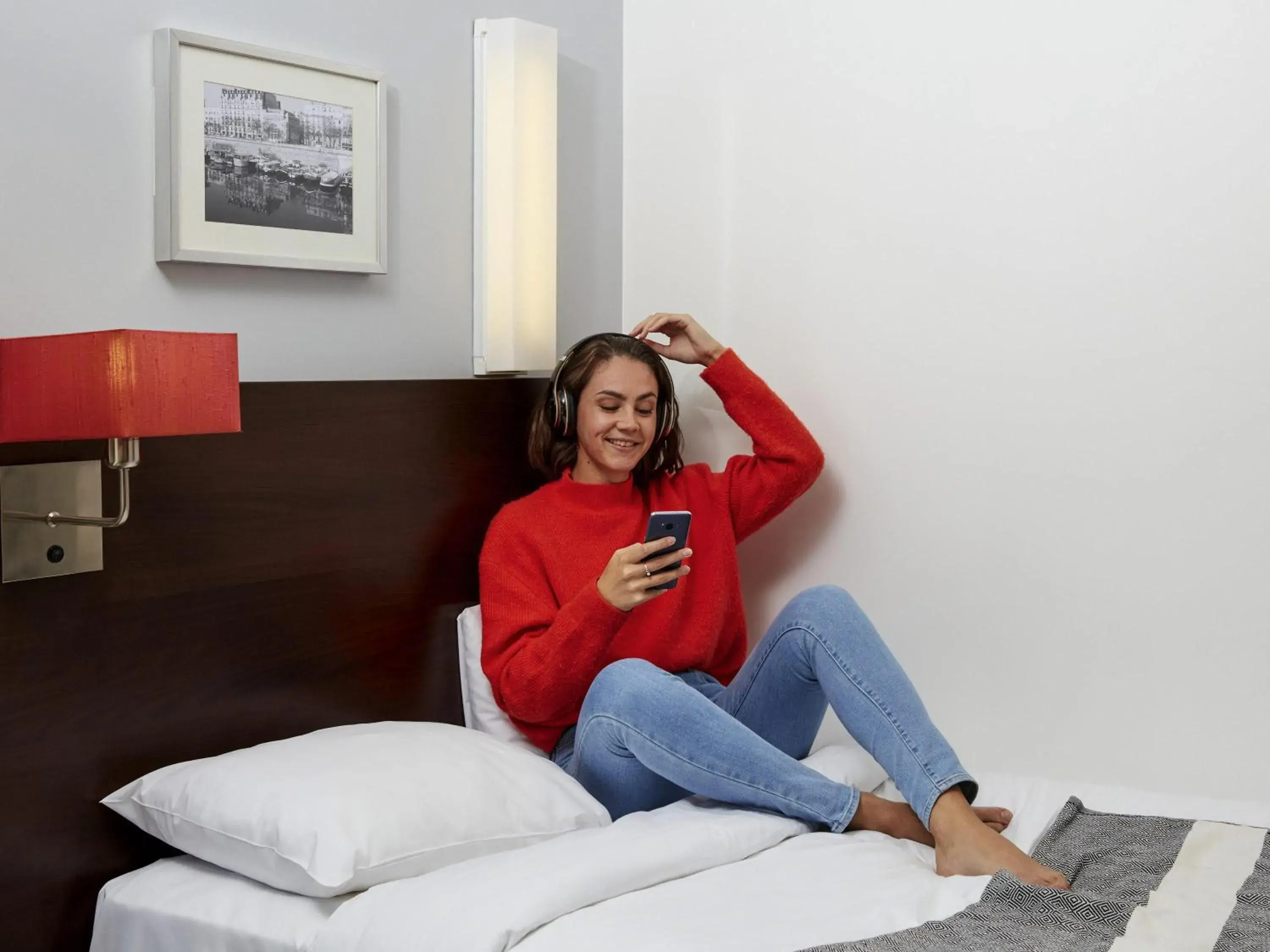 Bedroom, Bed in Aparthotel Adagio Access Paris Bastille Bedroom, Bed in Aparthotel Adagio Access Paris Bastille